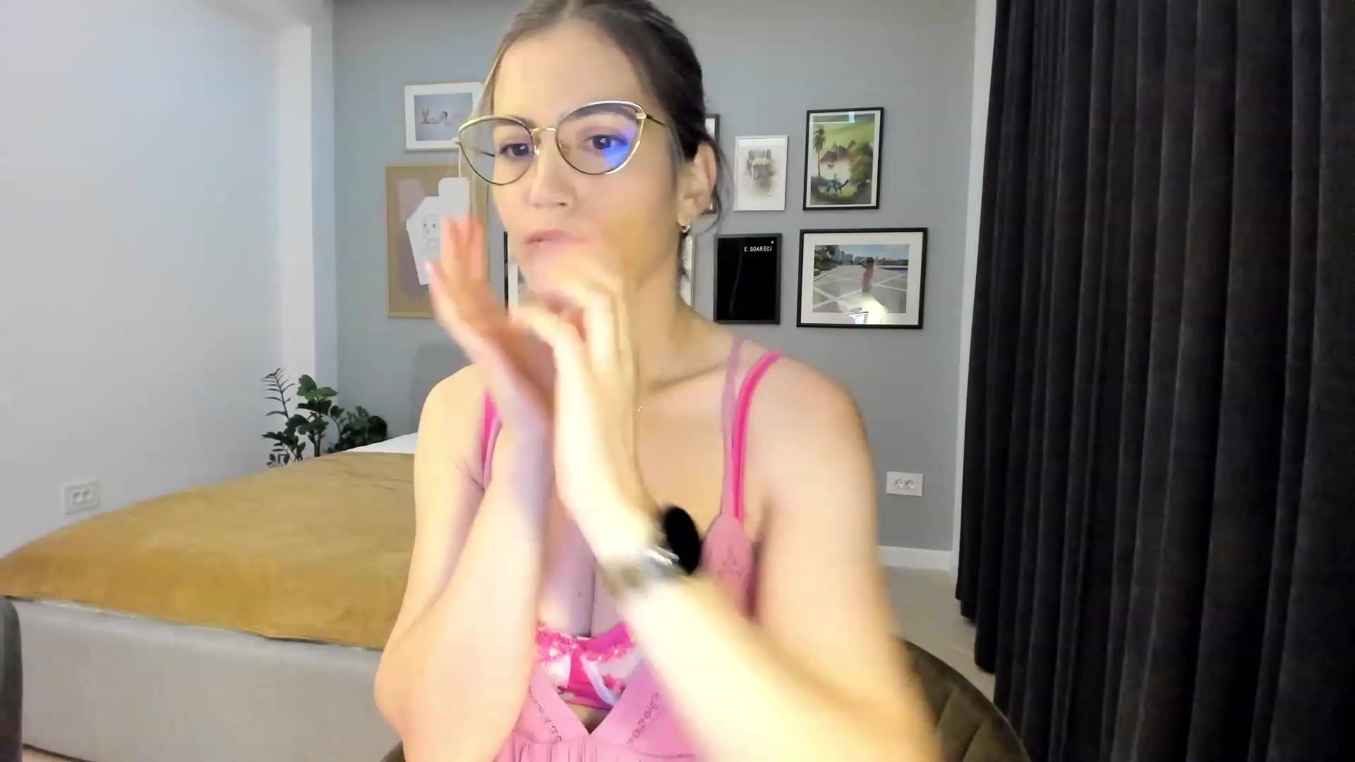 Gallery image thumbnail from happyendings_'s myfreecams stream on, 09/17/2023, 04:38 image 11 of 20