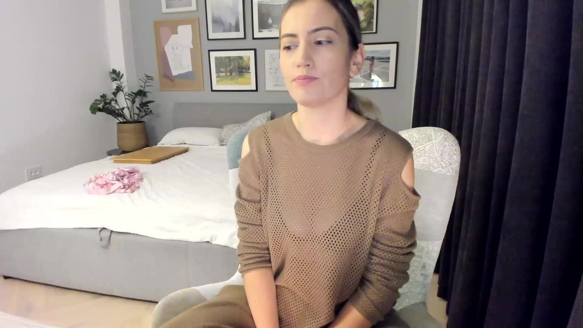 Gallery image thumbnail from happyendings_'s myfreecams stream on, 10/07/2023, 03:17 image 4 of 20