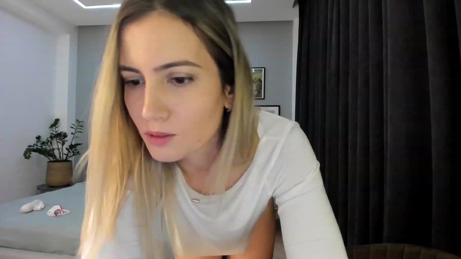 Gallery image thumbnail from happyendings_'s myfreecams stream on, 10/13/2023, 05:12 image 15 of 20