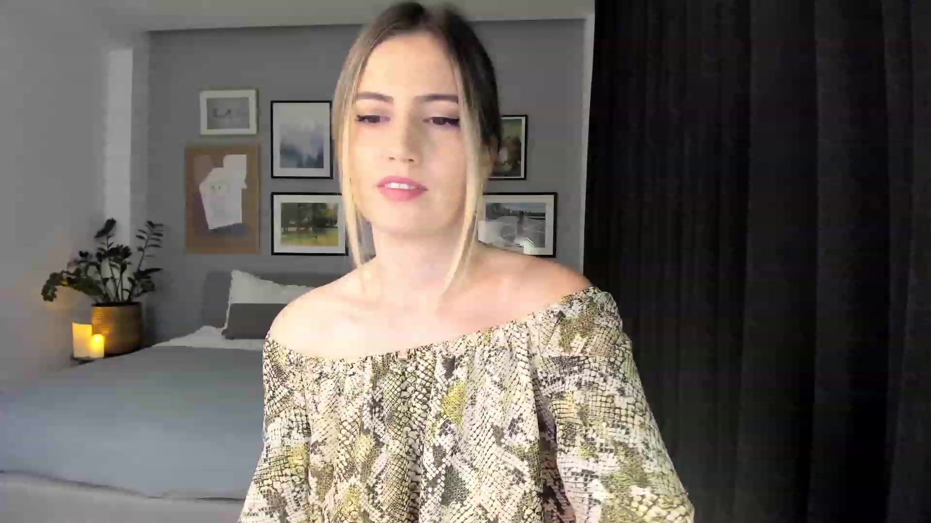 Gallery image thumbnail from happyendings_'s myfreecams stream on, 10/18/2023, 02:42 image 8 of 20