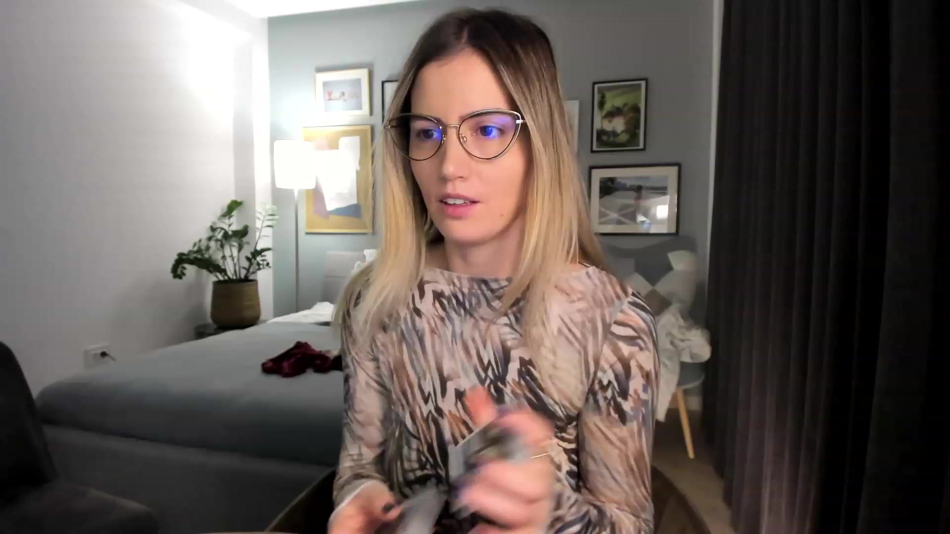 Gallery image thumbnail from happyendings_'s myfreecams stream on, 10/19/2023, 04:30 image 18 of 20