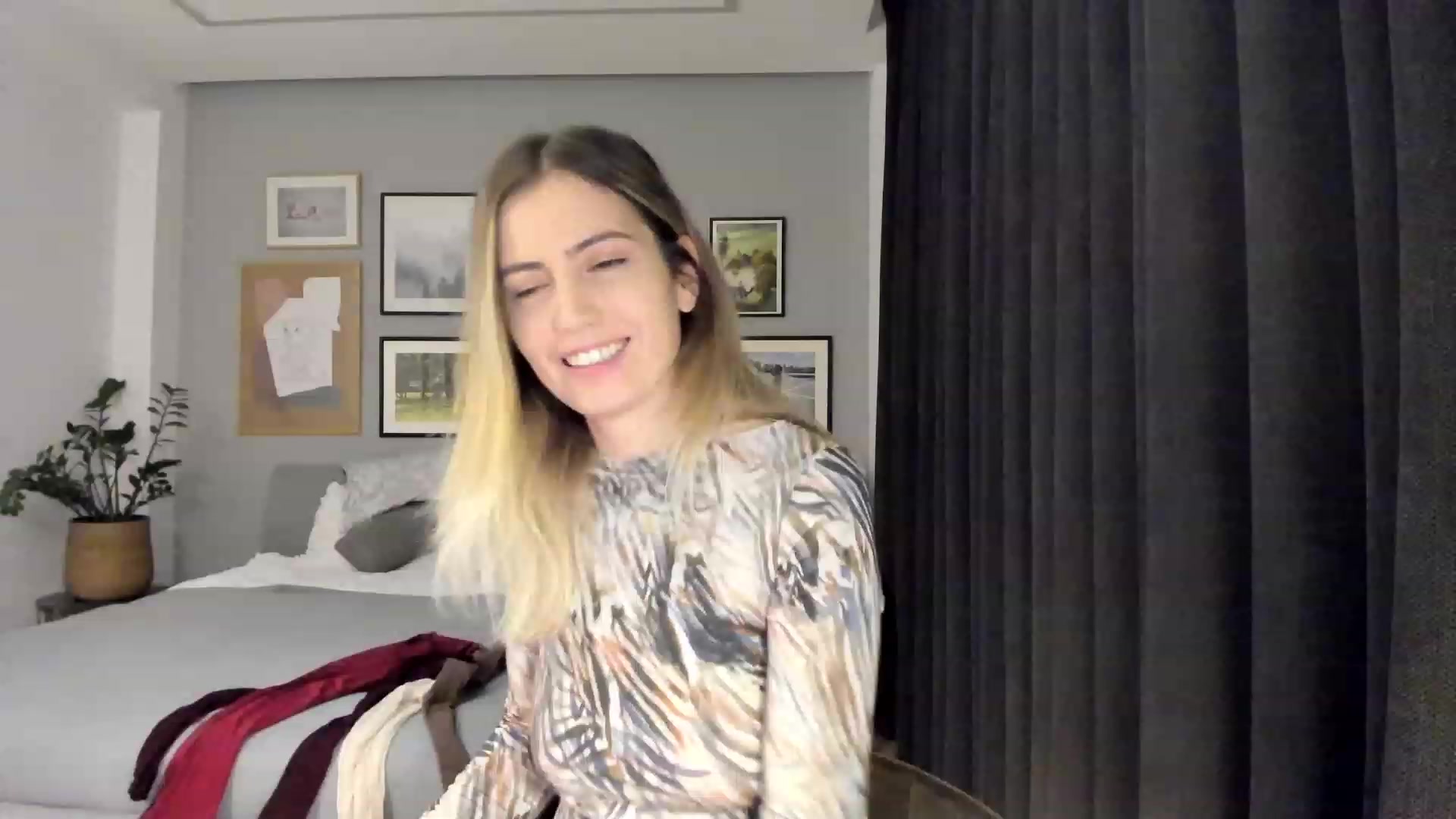 Gallery image thumbnail from happyendings_'s myfreecams stream on, 10/19/2023, 04:30 image 2 of 20