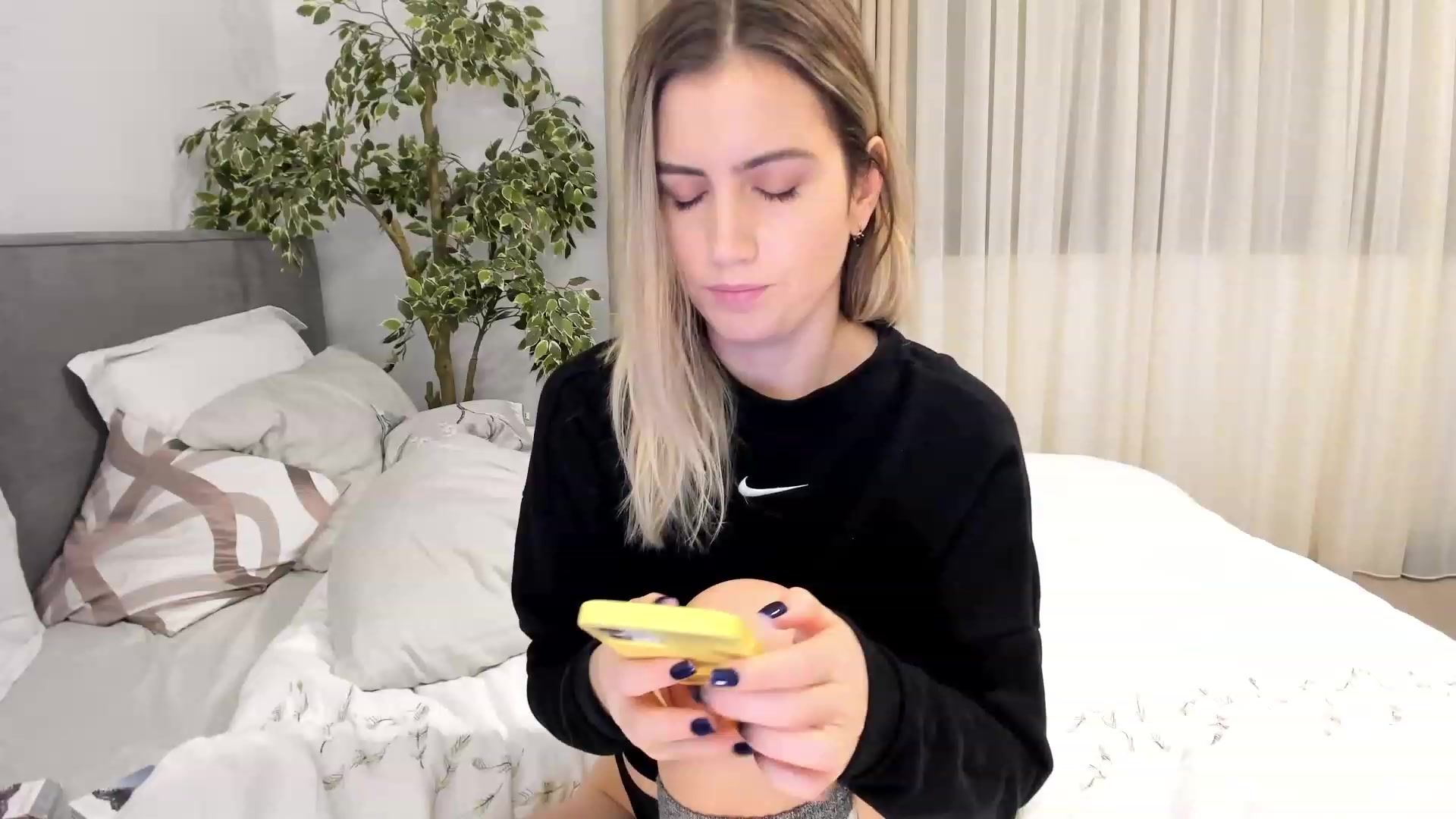 Gallery image thumbnail from happyendings_'s myfreecams stream on, 10/30/2023, 06:09 image 18 of 20