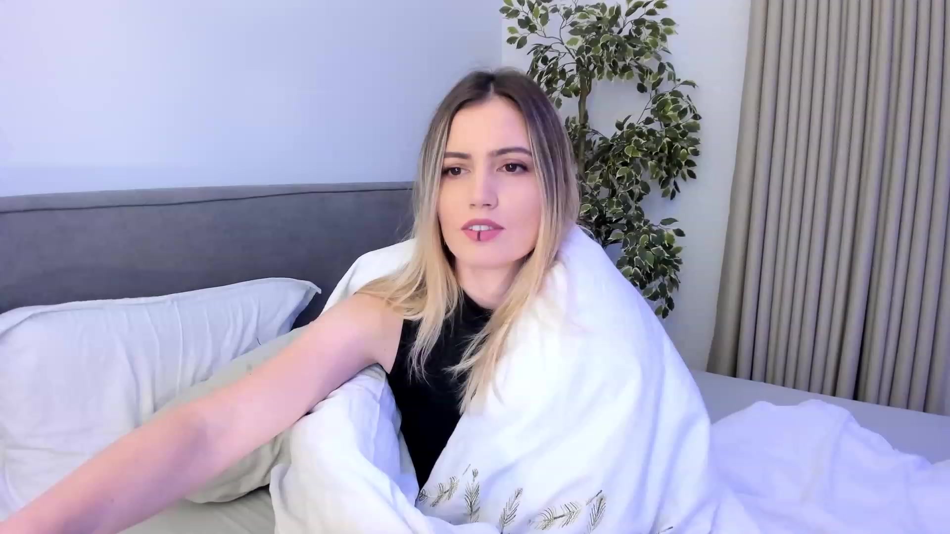 Gallery image thumbnail from happyendings_'s myfreecams stream on, 11/09/2023, 06:17 image 17 of 20