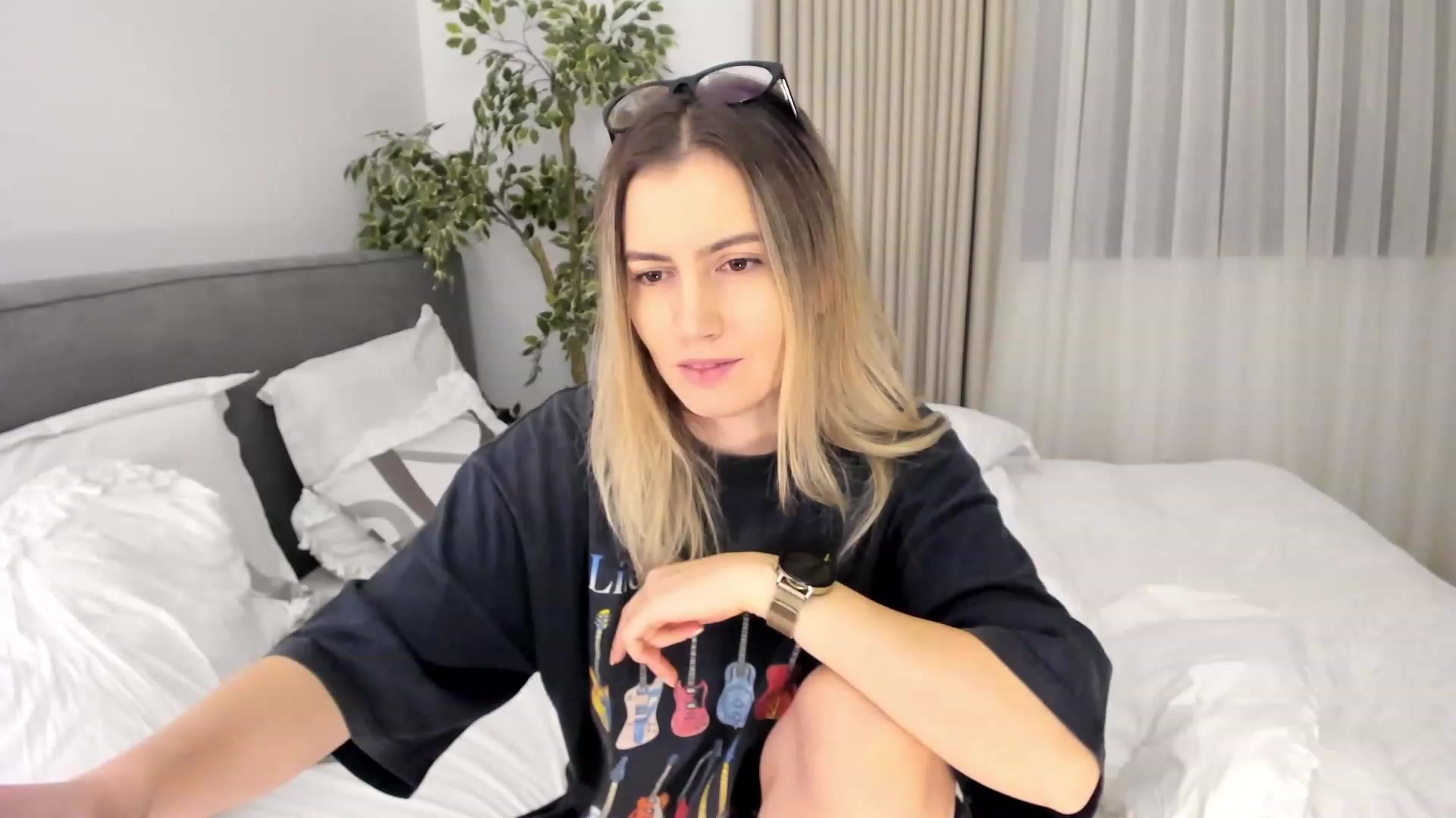 Gallery image thumbnail from happyendings_'s myfreecams stream on, 11/10/2023, 05:10 image 11 of 20