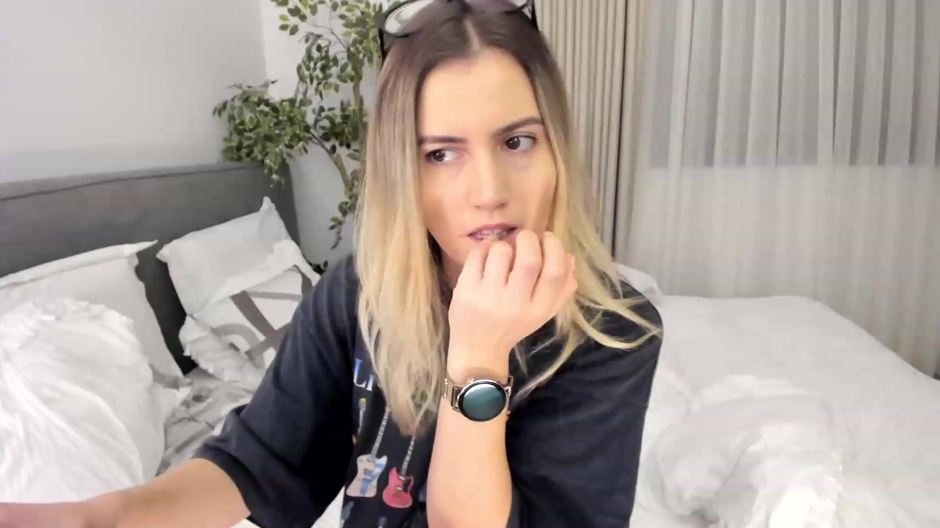 Gallery image thumbnail from happyendings_'s myfreecams stream on, 11/10/2023, 05:10 image 12 of 20