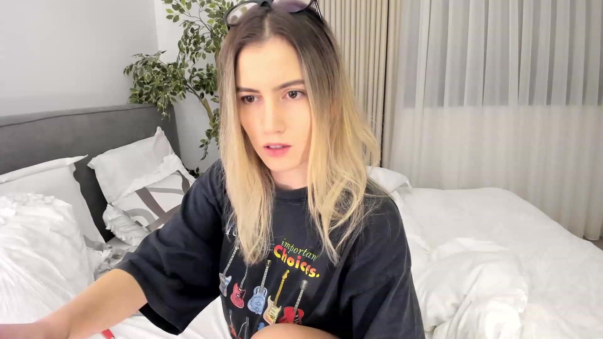 Gallery image thumbnail from happyendings_'s myfreecams stream on, 11/10/2023, 05:10 image 17 of 20
