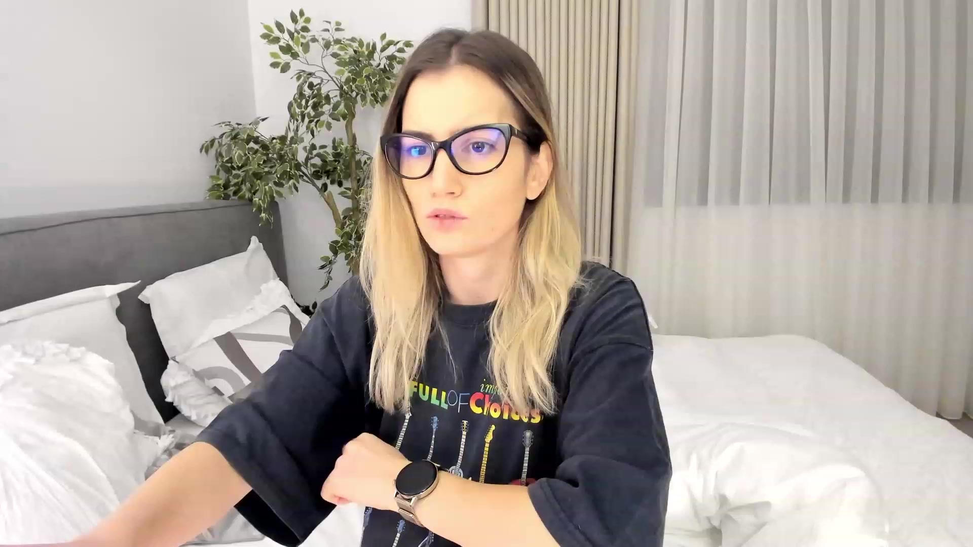Gallery image thumbnail from happyendings_'s myfreecams stream on, 11/10/2023, 05:10 image 6 of 20