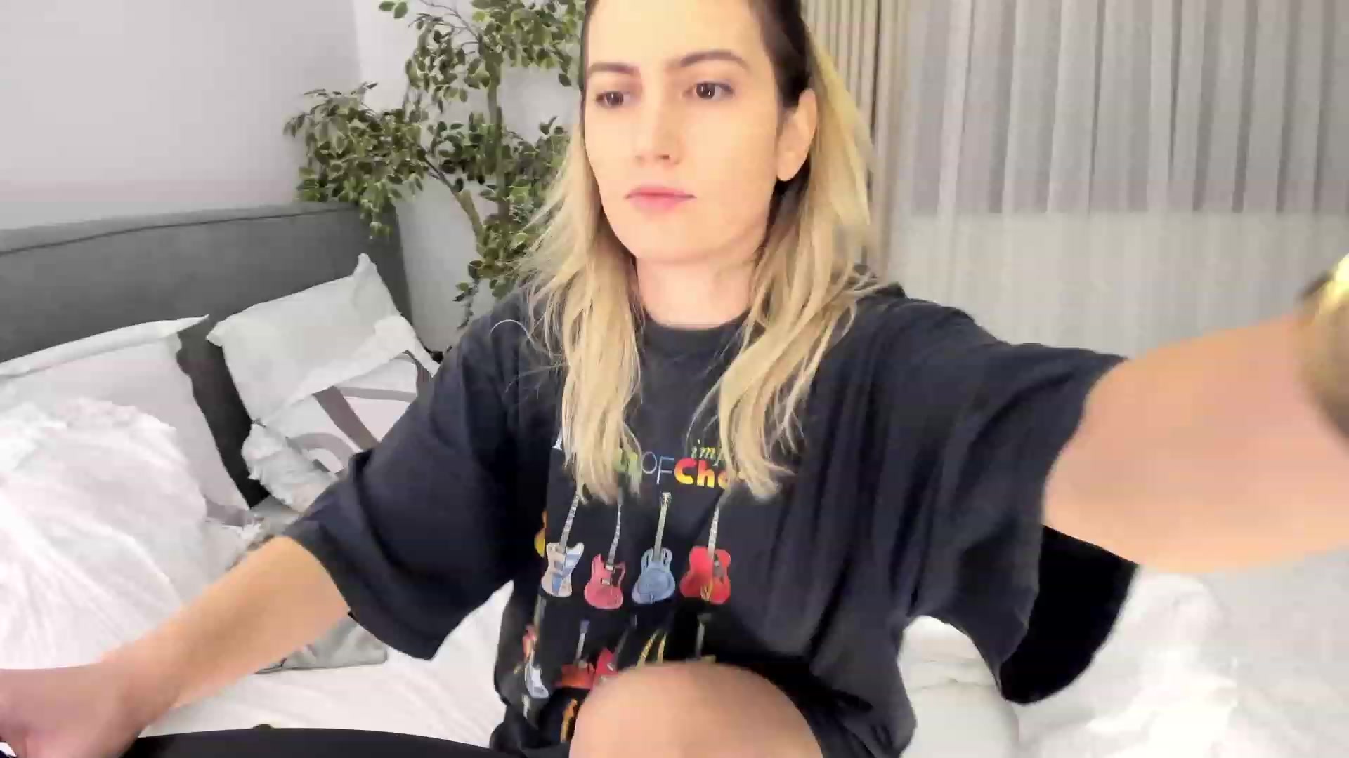 Gallery image thumbnail from happyendings_'s myfreecams stream on, 11/10/2023, 05:10 image 5 of 20