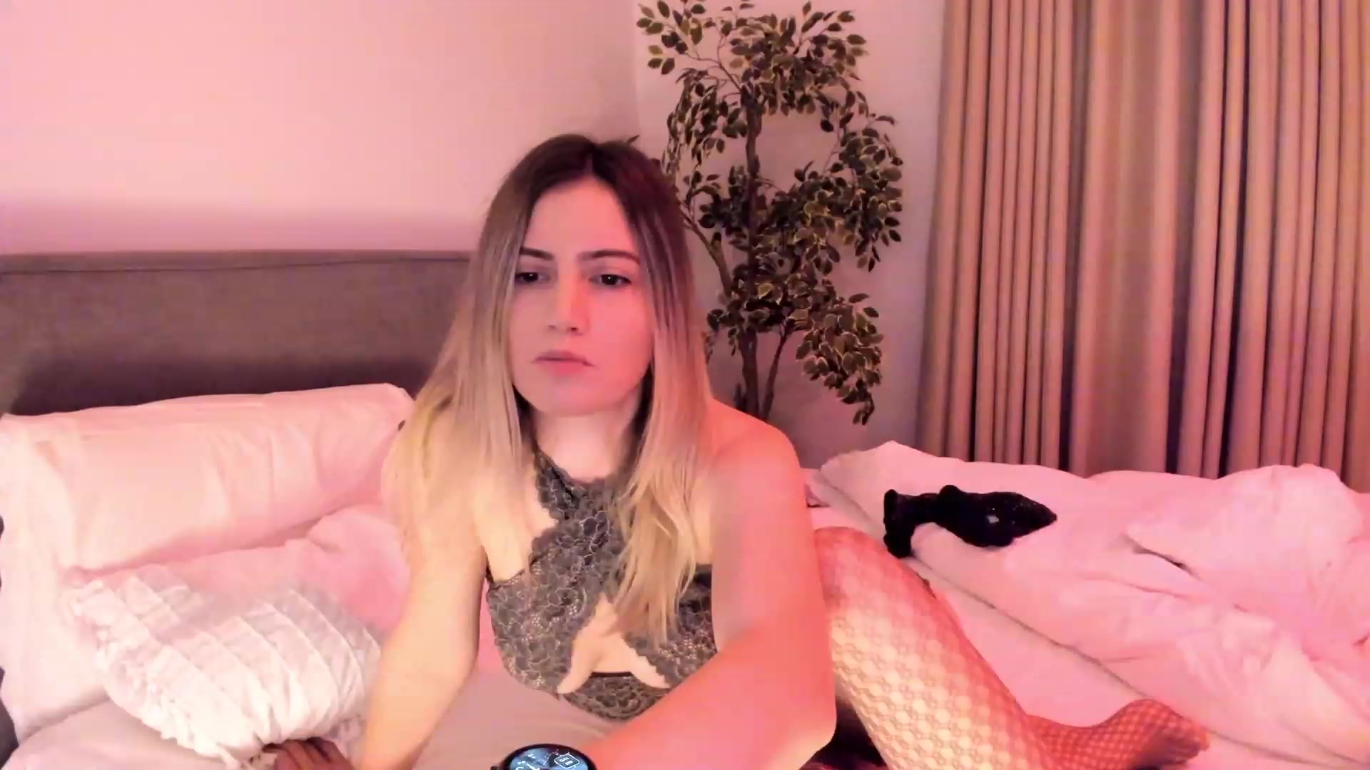 Gallery image thumbnail from happyendings_'s myfreecams stream on, 11/12/2023, 06:18 image 6 of 20