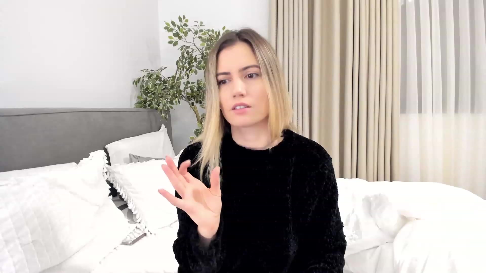 Gallery image thumbnail from happyendings_'s myfreecams stream on, 11/13/2023, 03:58 image 6 of 20