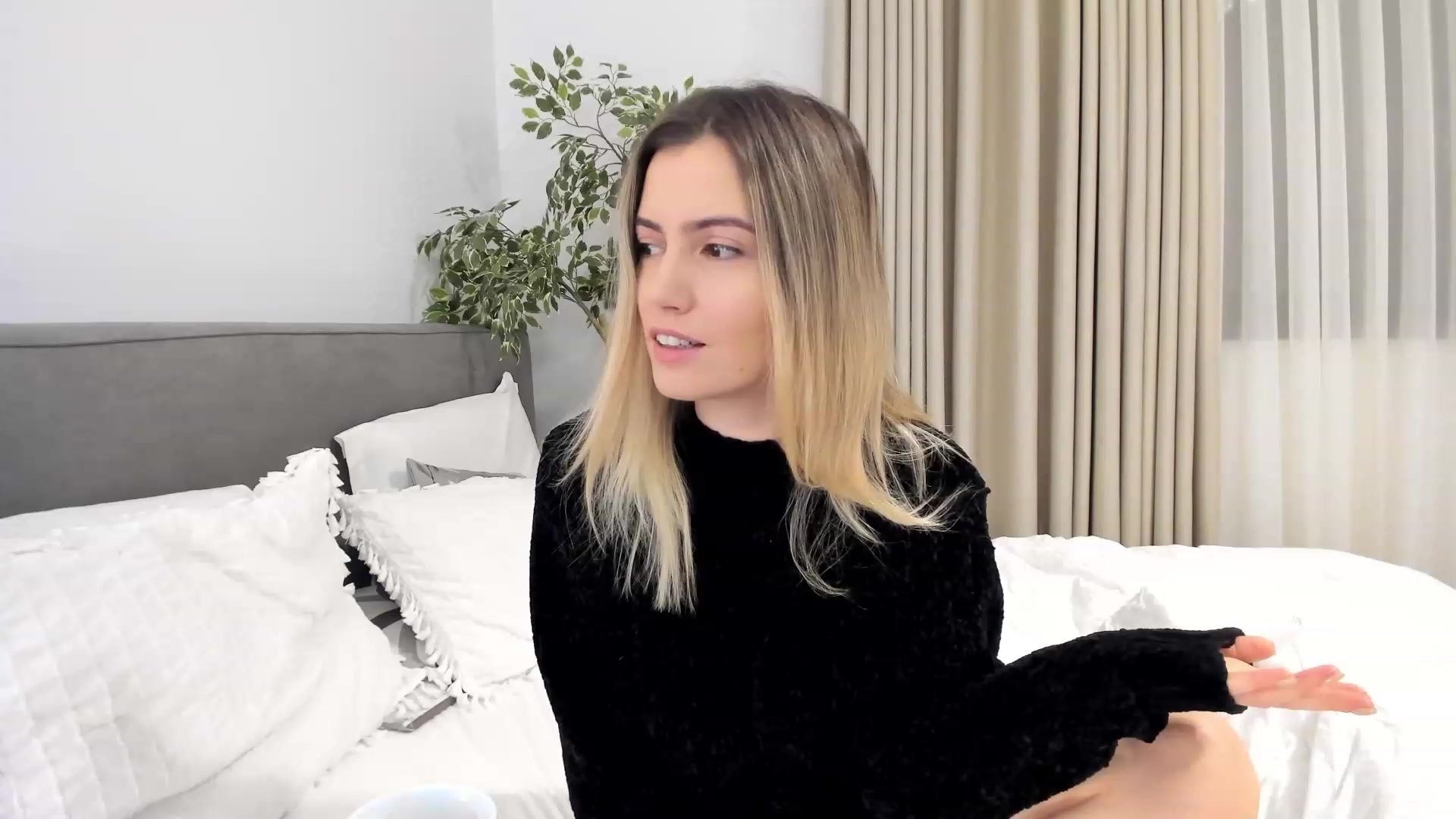 Gallery image thumbnail from happyendings_'s myfreecams stream on, 11/13/2023, 03:58 image 2 of 20