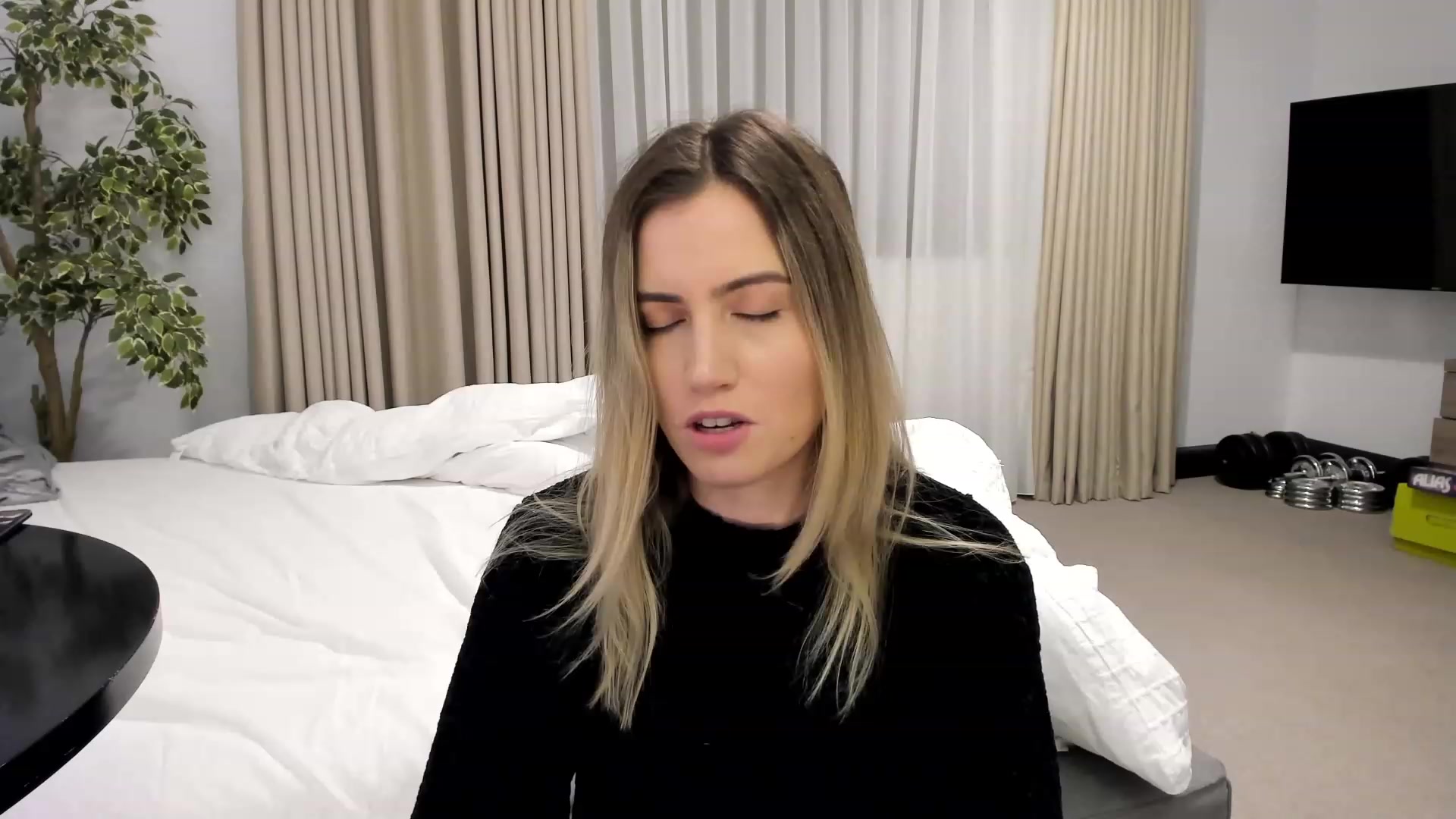 Gallery image thumbnail from happyendings_'s myfreecams stream on, 11/13/2023, 06:12 image 19 of 20