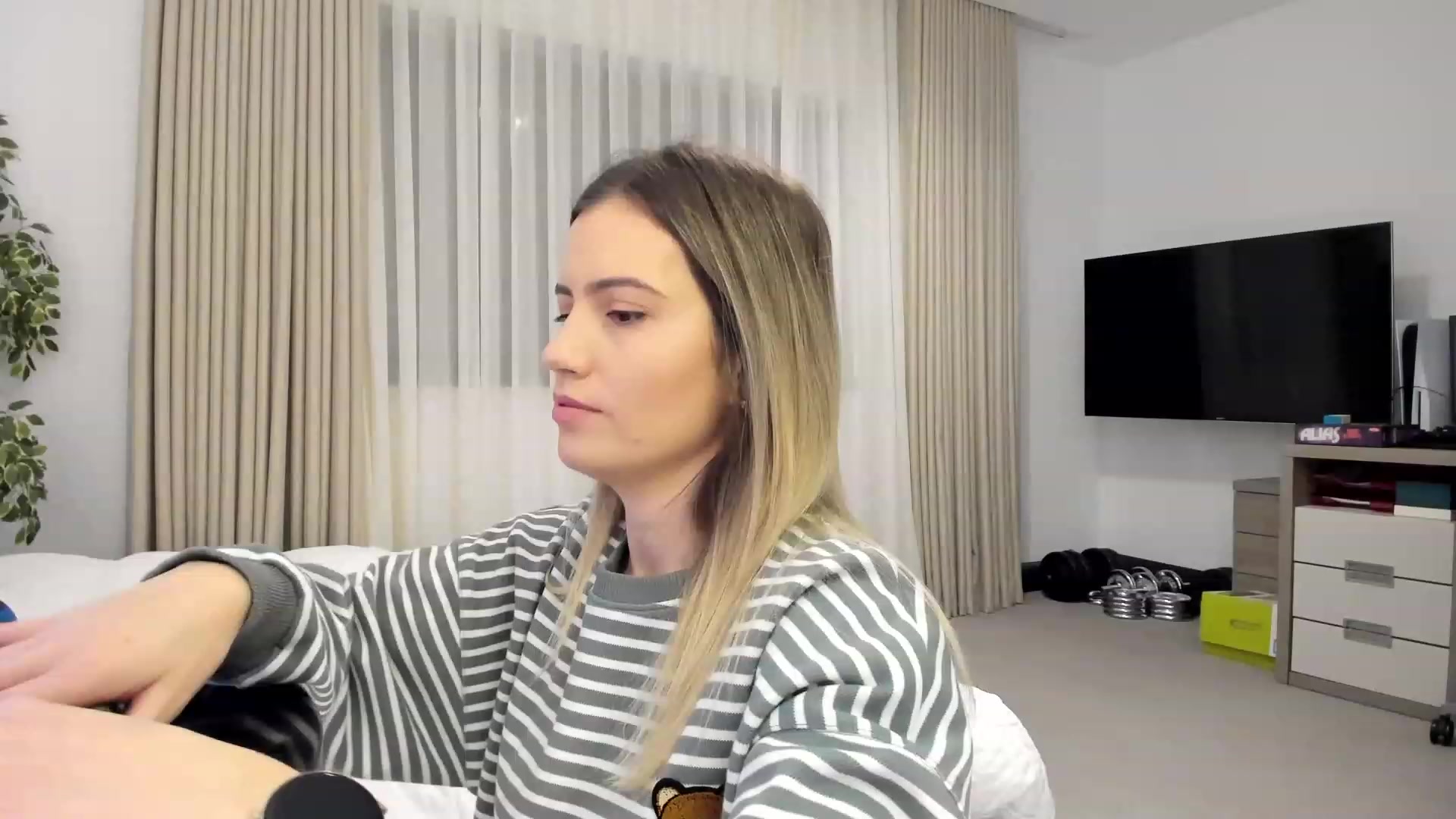 Gallery image thumbnail from happyendings_'s myfreecams stream on, 11/16/2023, 03:57 image 20 of 20