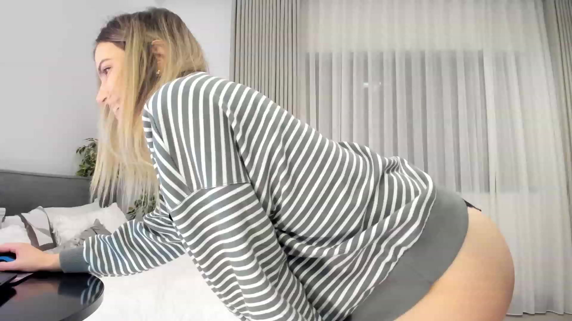 Gallery image thumbnail from happyendings_'s myfreecams stream on, 11/16/2023, 04:35 image 7 of 20