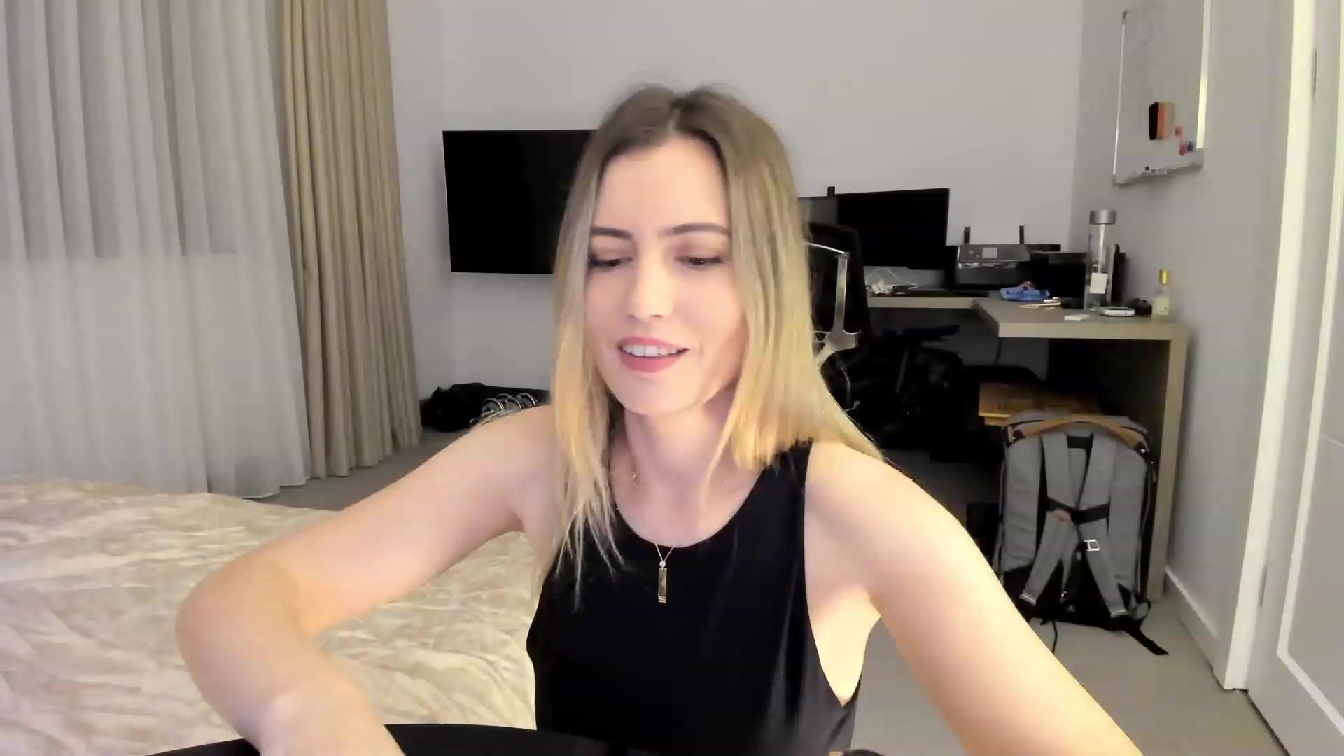 Gallery image thumbnail from happyendings_'s myfreecams stream on, 11/20/2023, 04:42 image 6 of 20