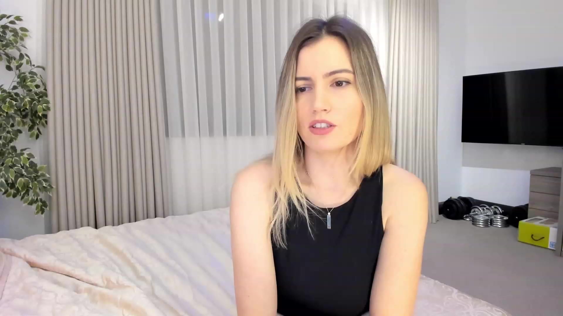 Gallery image thumbnail from happyendings_'s myfreecams stream on, 11/20/2023, 04:42 image 13 of 20