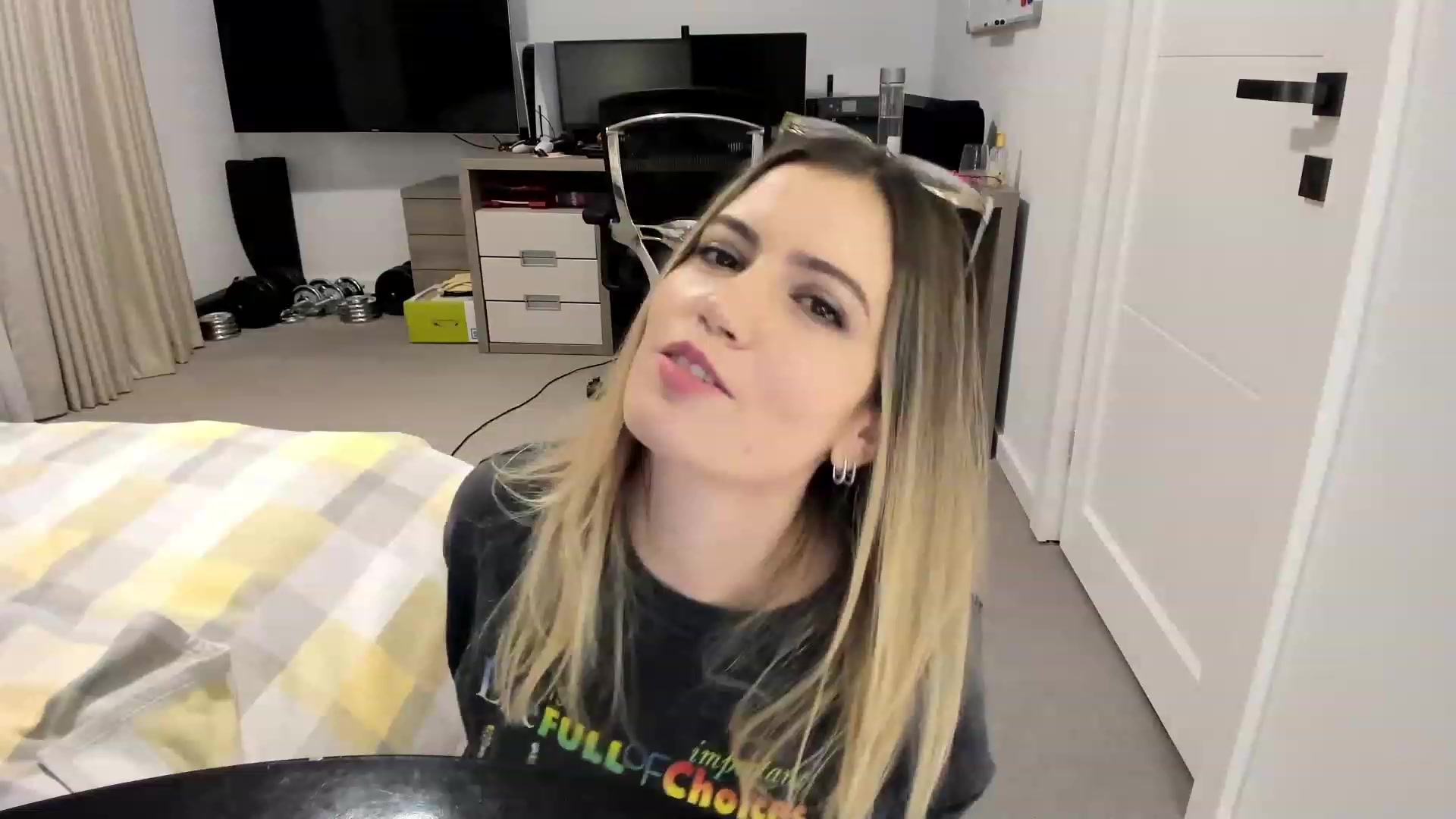 Gallery image thumbnail from happyendings_'s myfreecams stream on, 11/30/2023, 05:02 image 9 of 20