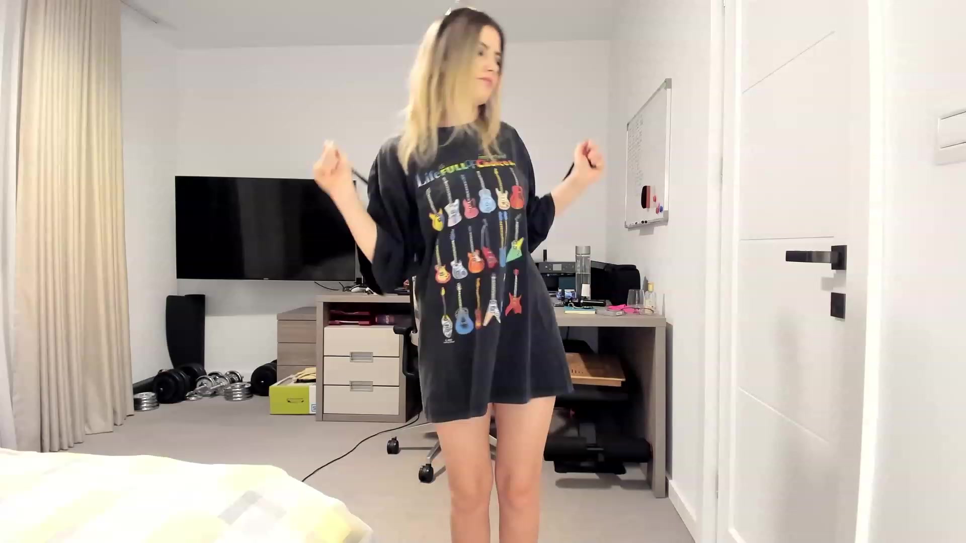 Gallery image thumbnail from happyendings_'s myfreecams stream on, 11/30/2023, 05:02 image 2 of 20