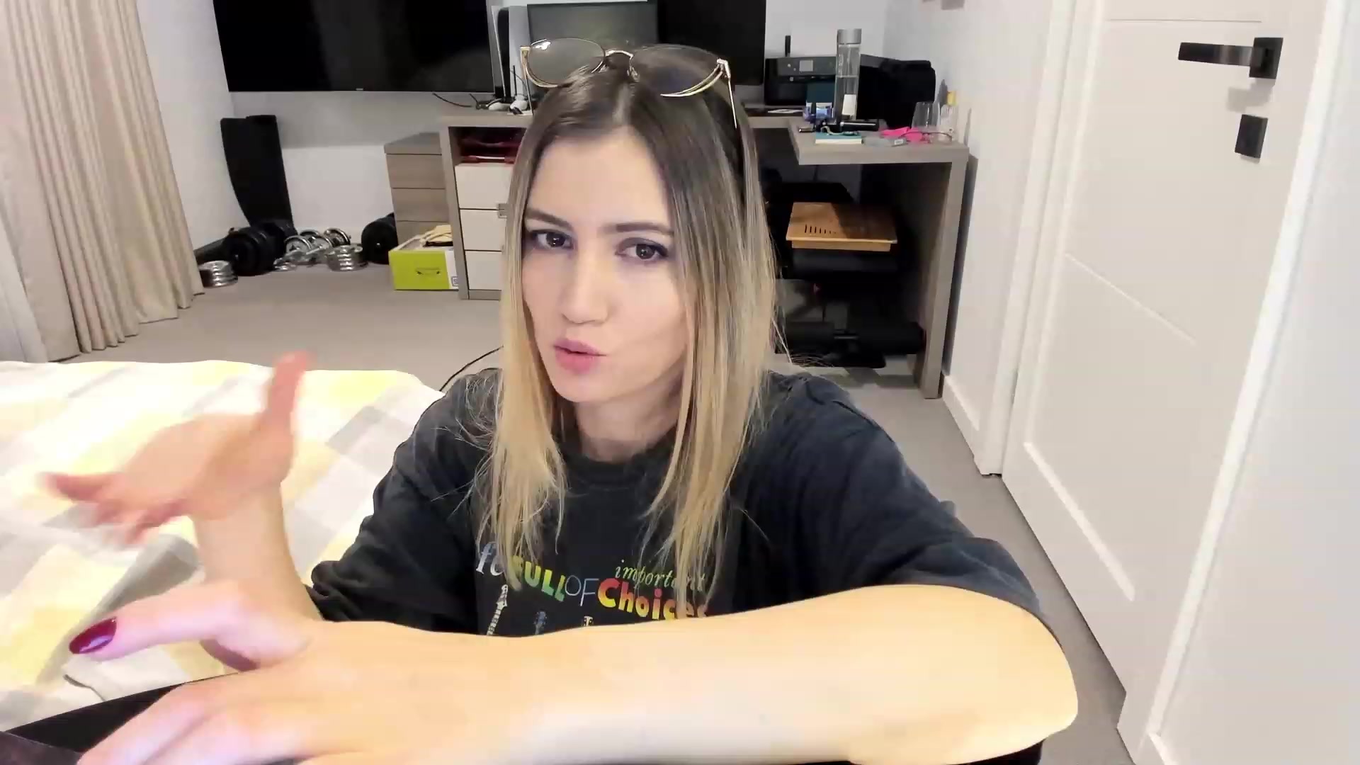 Gallery image thumbnail from happyendings_'s myfreecams stream on, 11/30/2023, 05:02 image 3 of 20