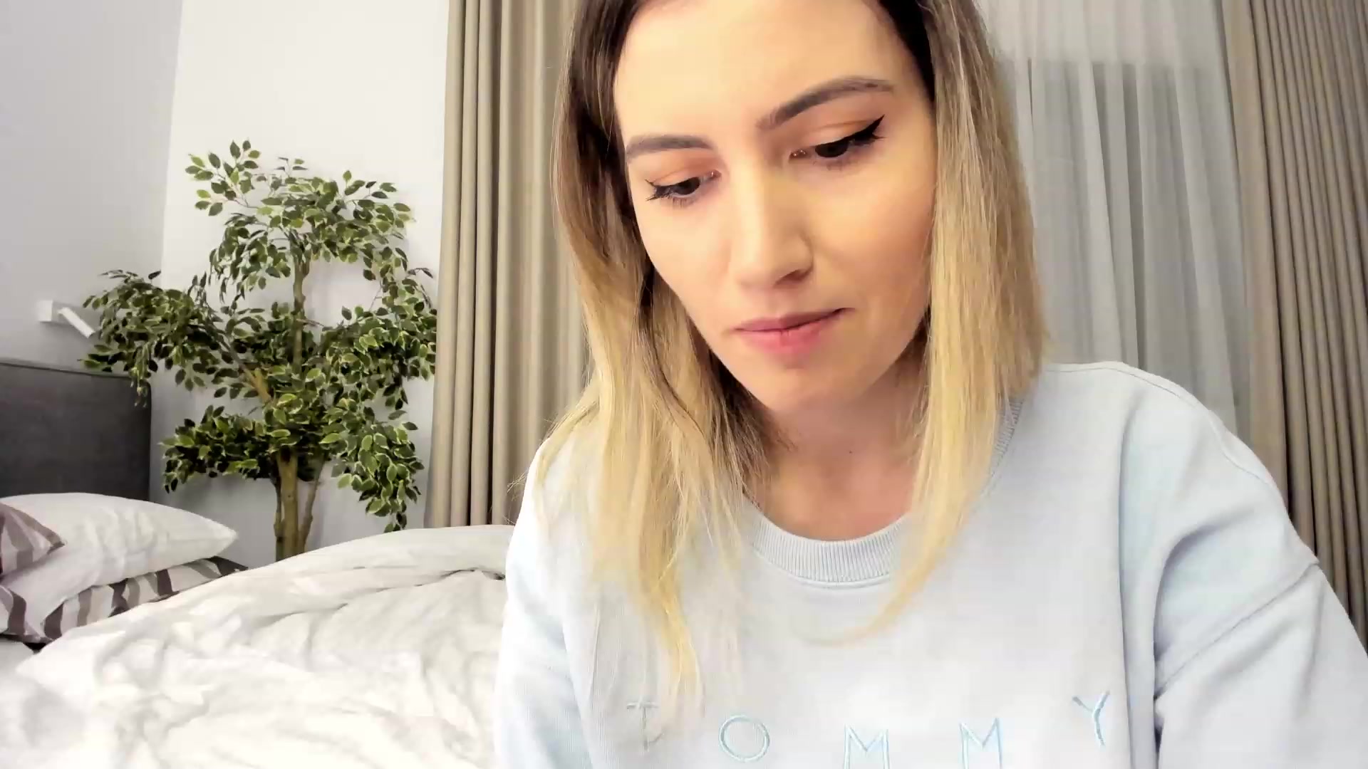 Gallery image thumbnail from happyendings_'s myfreecams stream on, 12/13/2023, 05:59 image 4 of 20