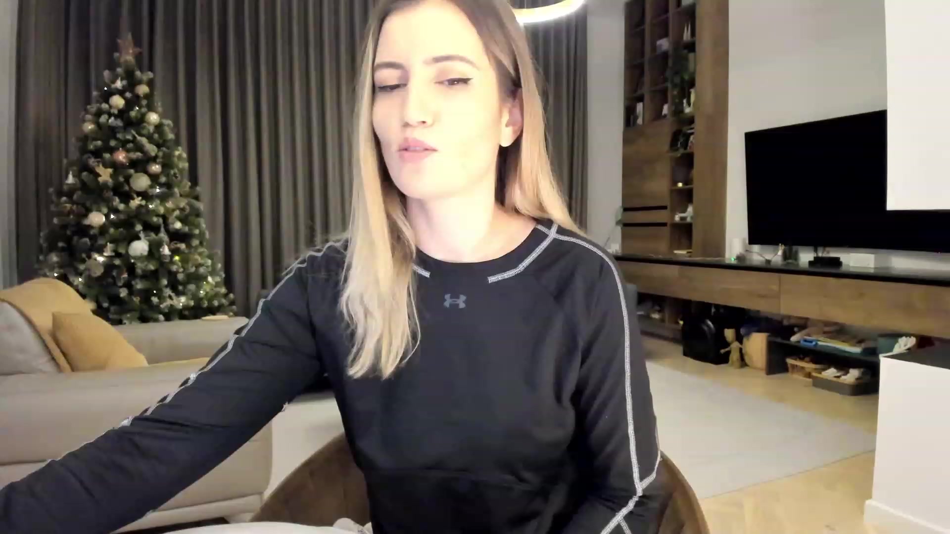Gallery image thumbnail from happyendings_'s myfreecams stream on, 12/16/2023, 04:33 image 17 of 20