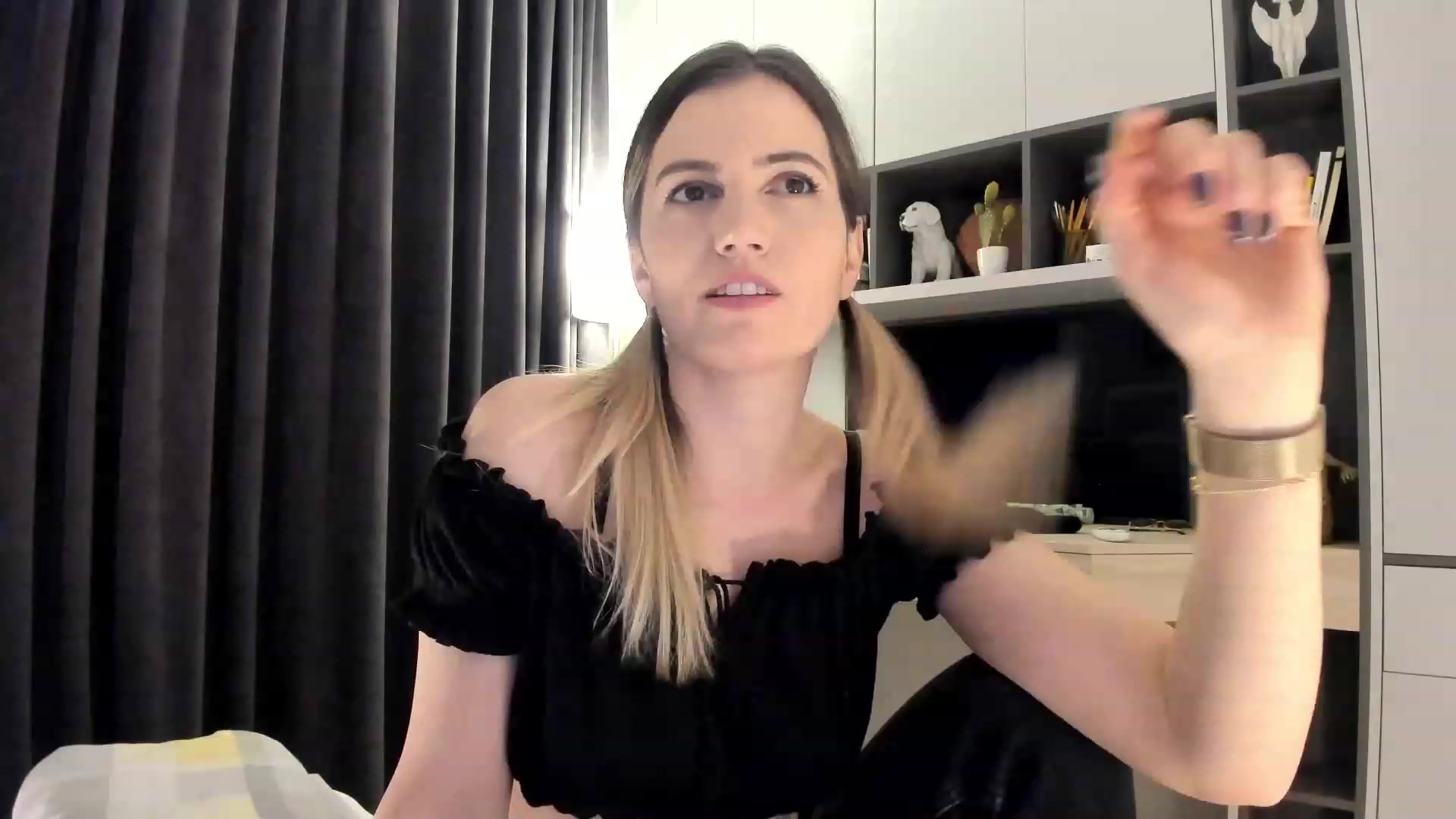 Gallery image thumbnail from happyendings_'s myfreecams stream on, 12/22/2023, 04:49 image 5 of 20