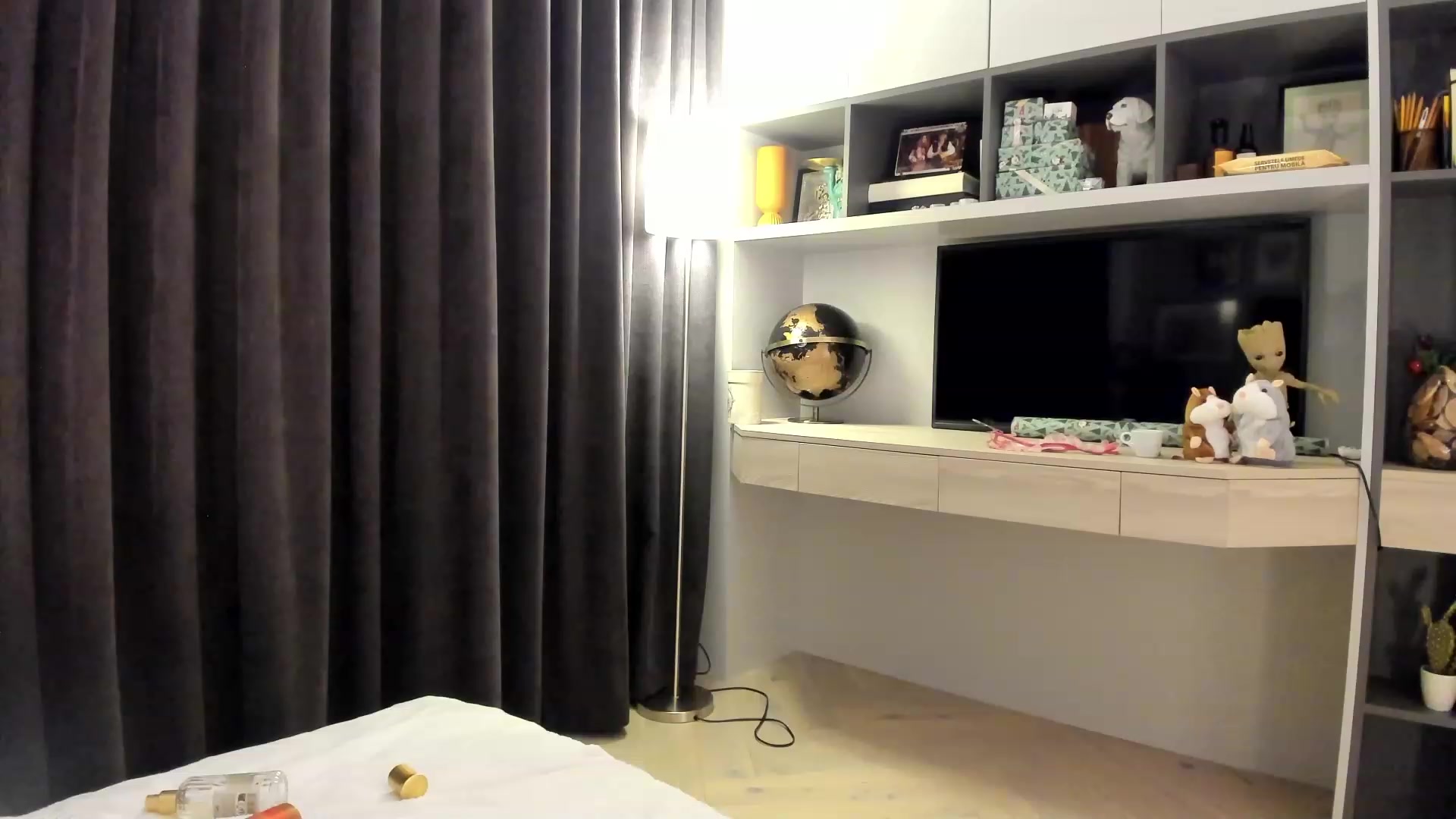 Gallery image thumbnail from happyendings_'s myfreecams stream on, 12/23/2023, 04:42 image 17 of 20