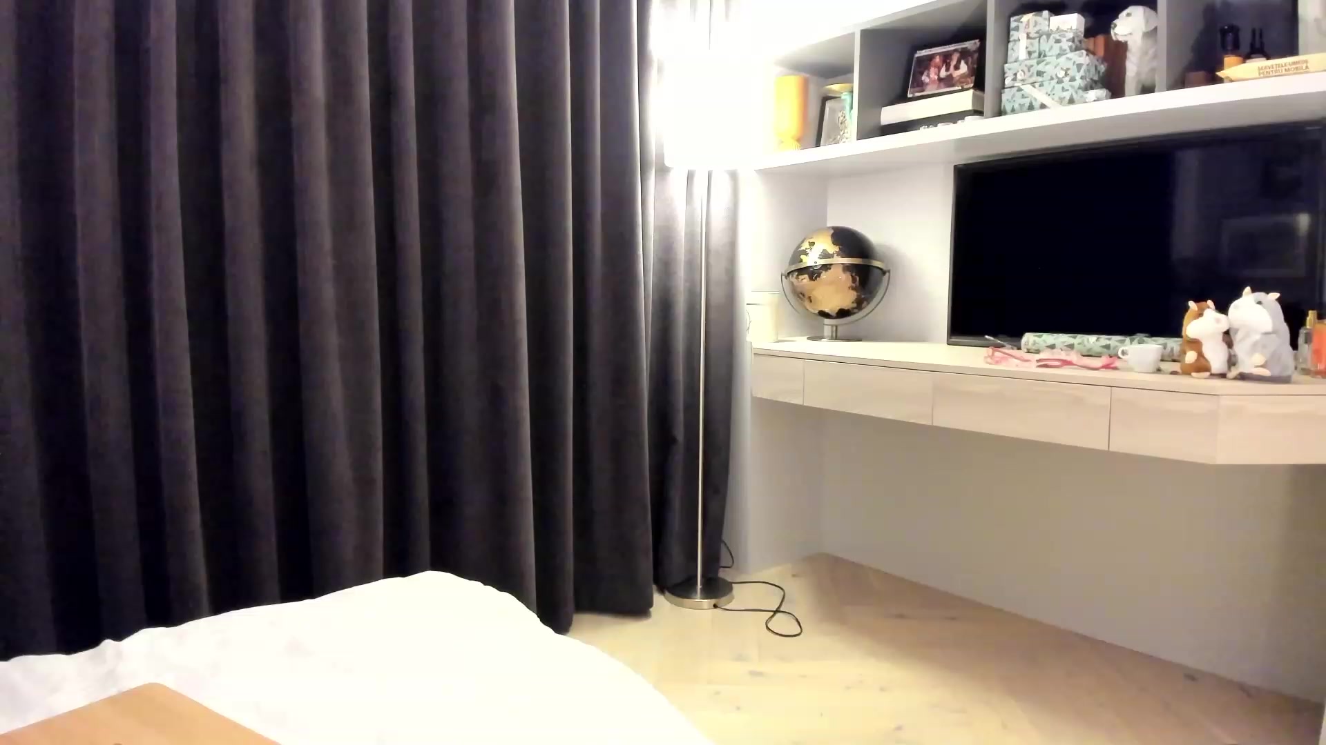 Gallery image thumbnail from happyendings_'s myfreecams stream on, 12/23/2023, 06:27 image 5 of 20