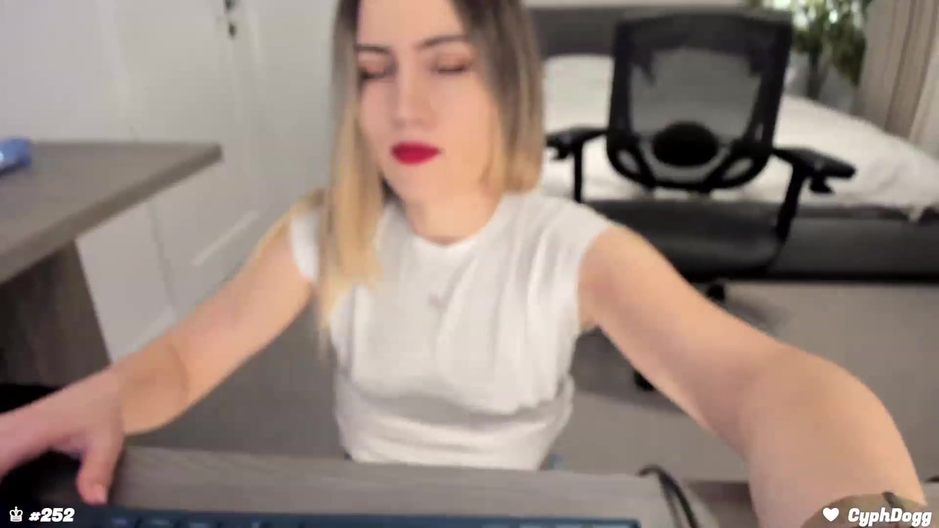 Gallery image thumbnail from happyendings_'s myfreecams stream on, 01/22/2024, 22:42 image 3 of 20
