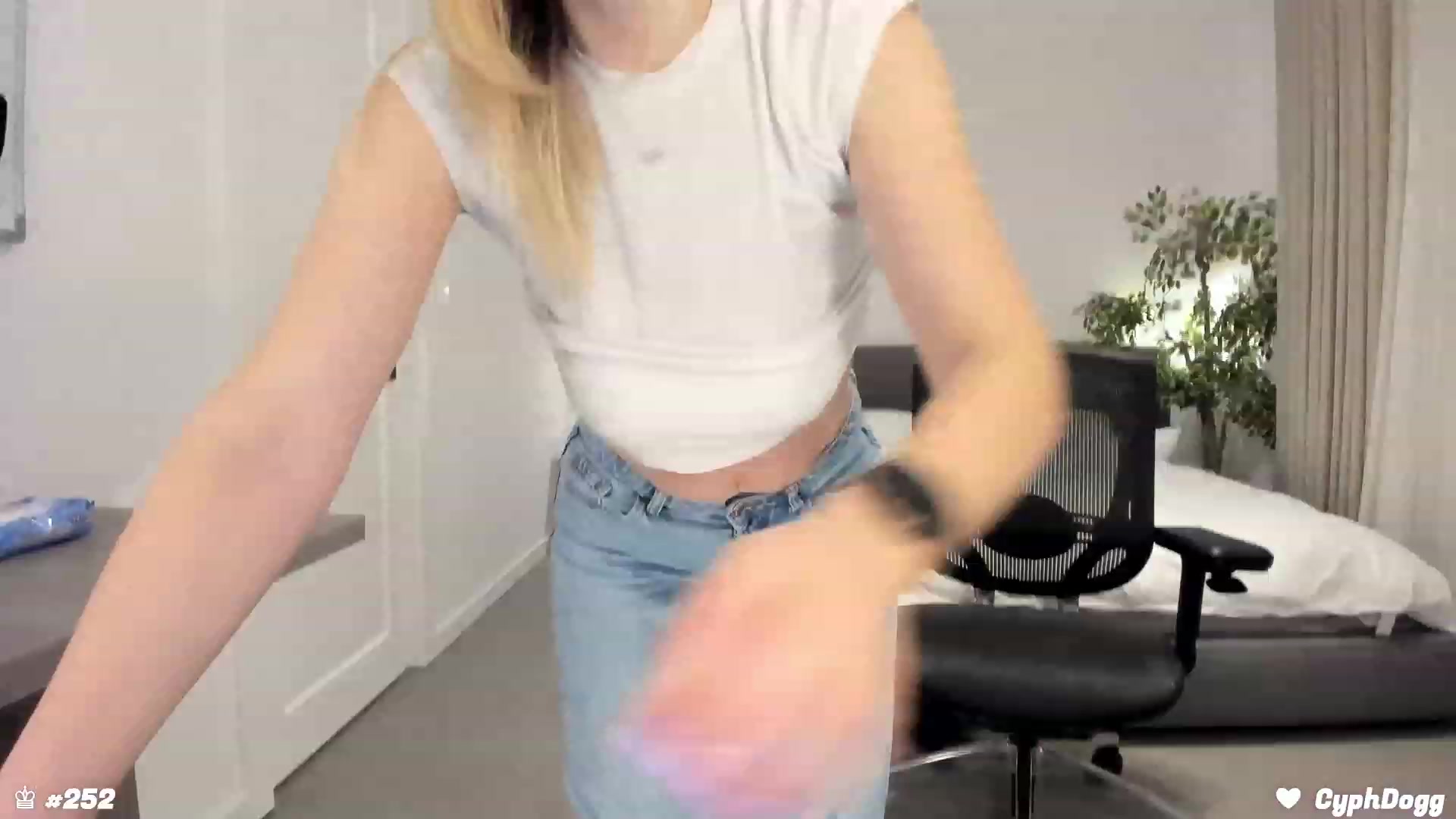 Gallery image thumbnail from happyendings_'s myfreecams stream on, 01/22/2024, 22:42 image 10 of 20