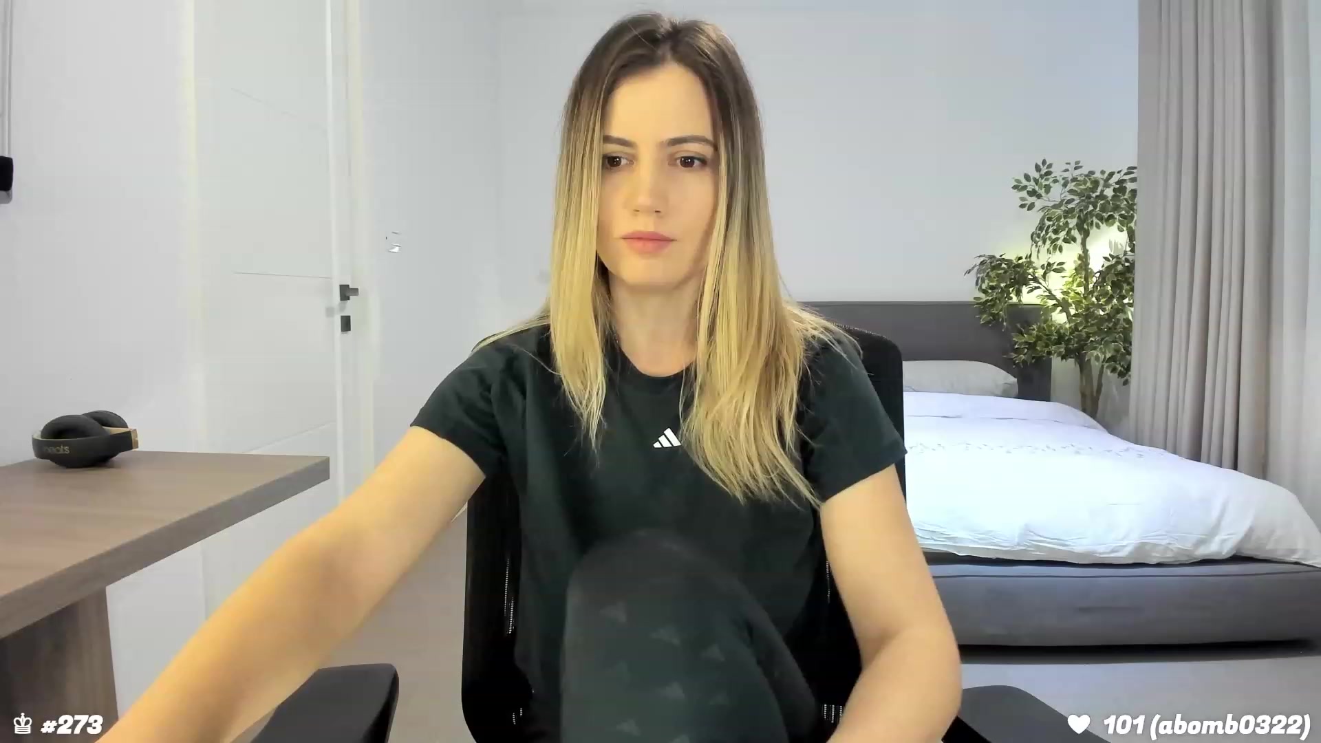 Gallery image thumbnail from happyendings_'s myfreecams stream on, 01/27/2024, 24:01 image 4 of 20