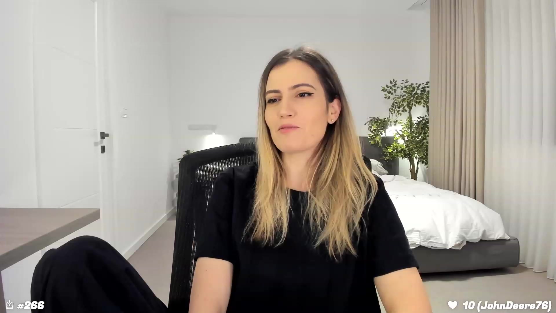 Gallery image thumbnail from happyendings_'s myfreecams stream on, 01/27/2024, 22:30 image 14 of 20