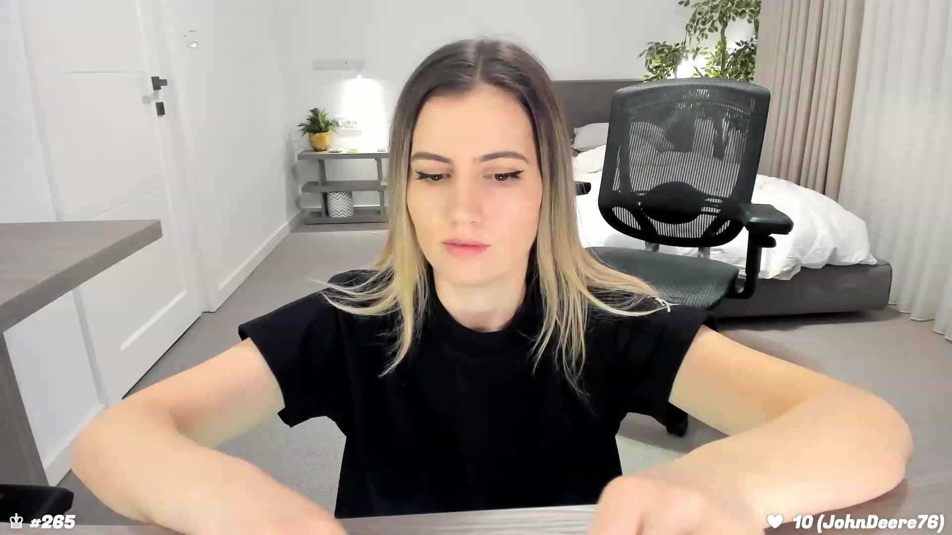 Gallery image thumbnail from happyendings_'s myfreecams stream on, 01/27/2024, 22:30 image 8 of 20