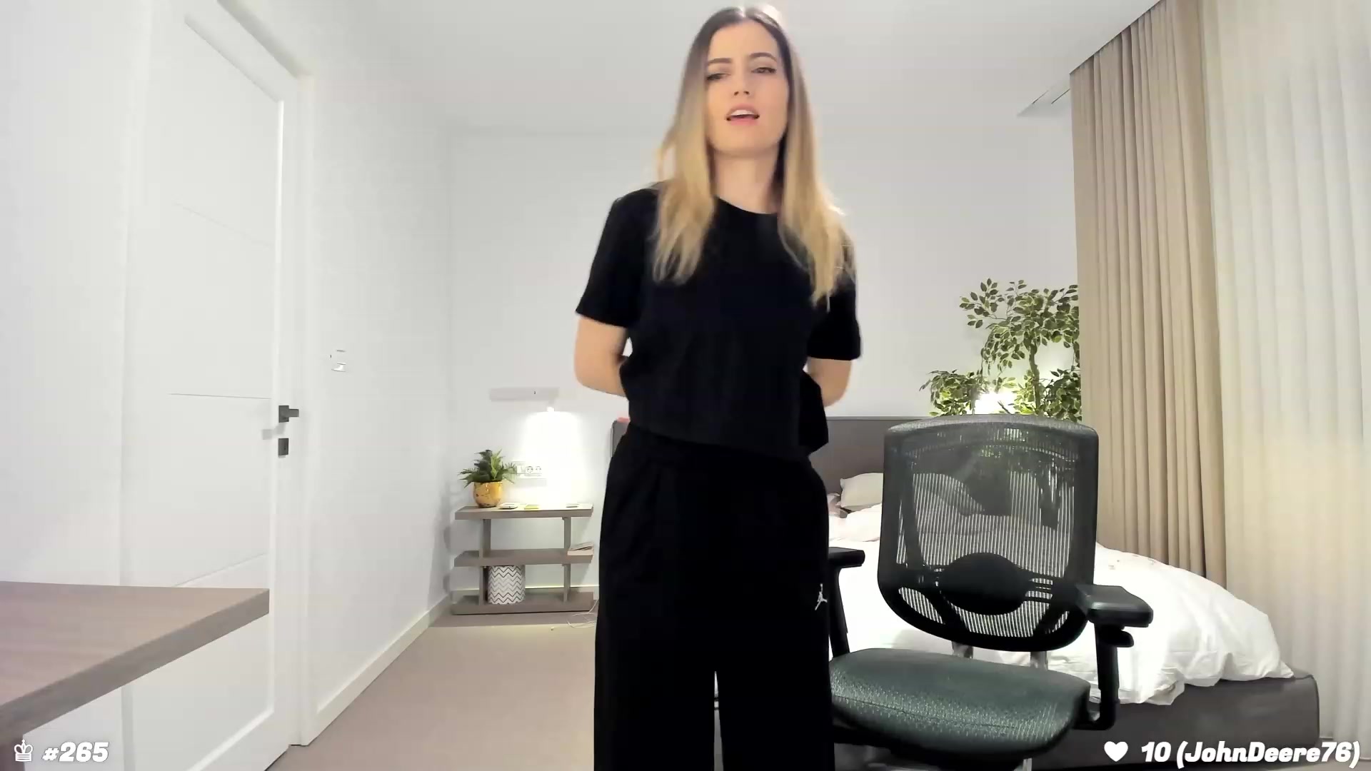 Gallery image thumbnail from happyendings_'s myfreecams stream on, 01/27/2024, 22:30 image 2 of 20
