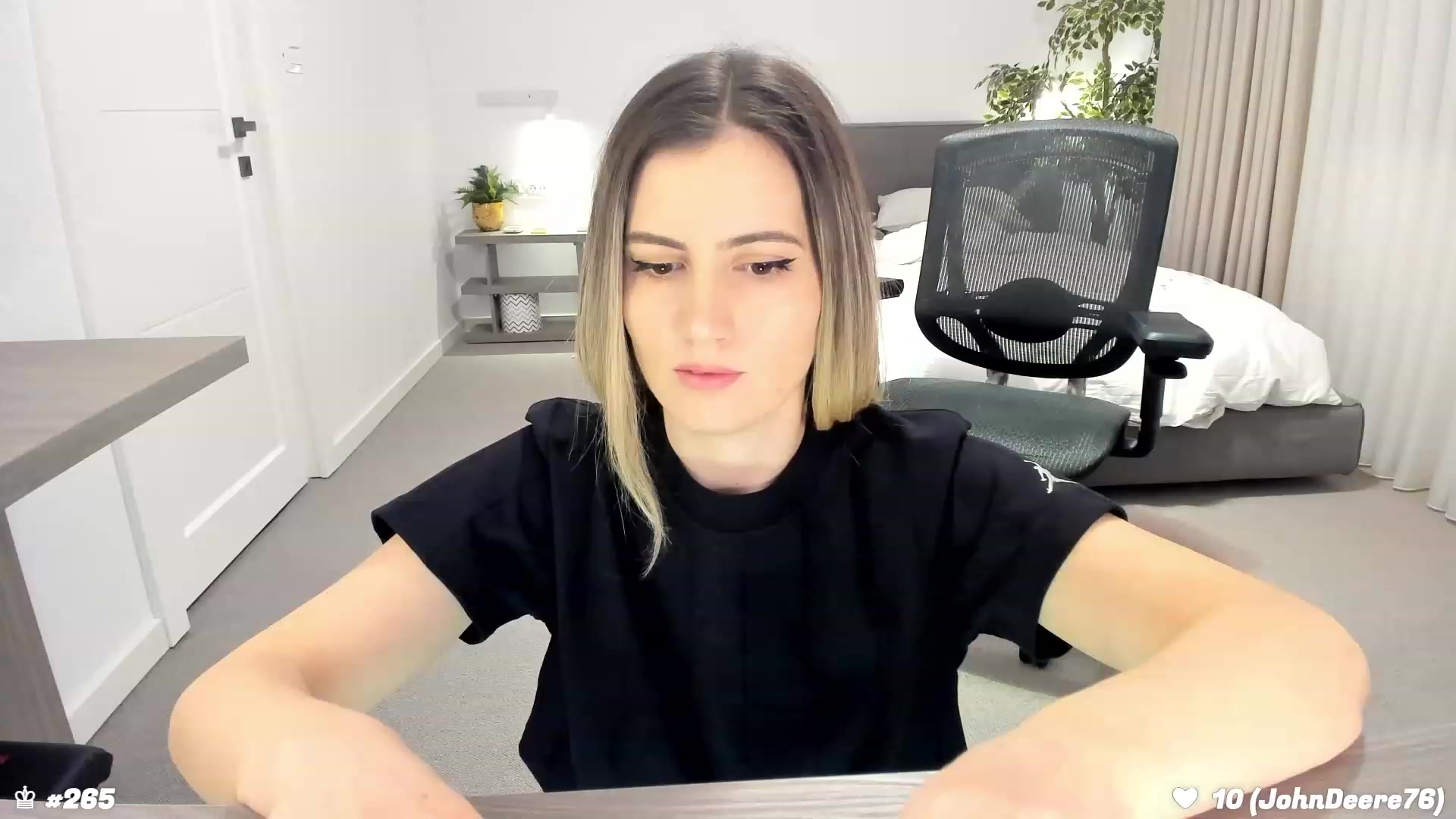 Gallery image thumbnail from happyendings_'s myfreecams stream on, 01/27/2024, 22:30 image 4 of 20