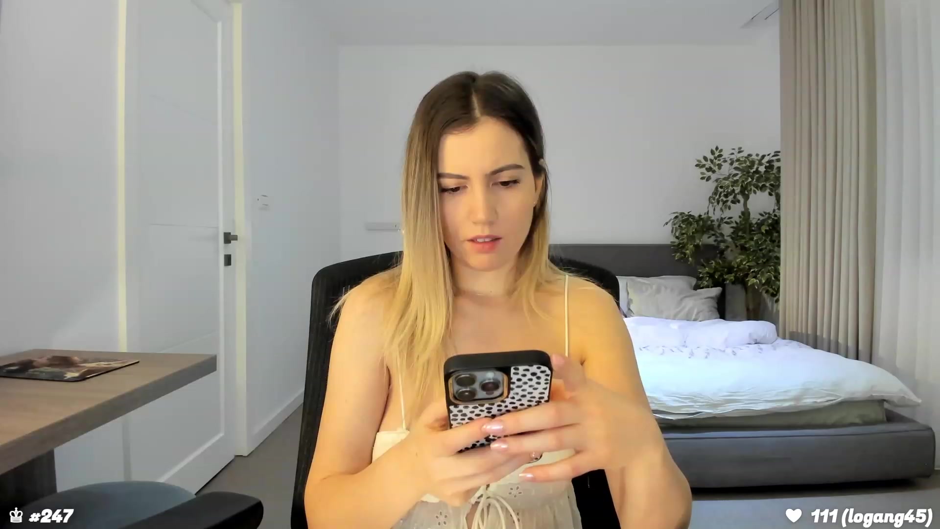 Gallery image thumbnail from happyendings_'s myfreecams stream on, 01/28/2024, 22:49 image 6 of 20