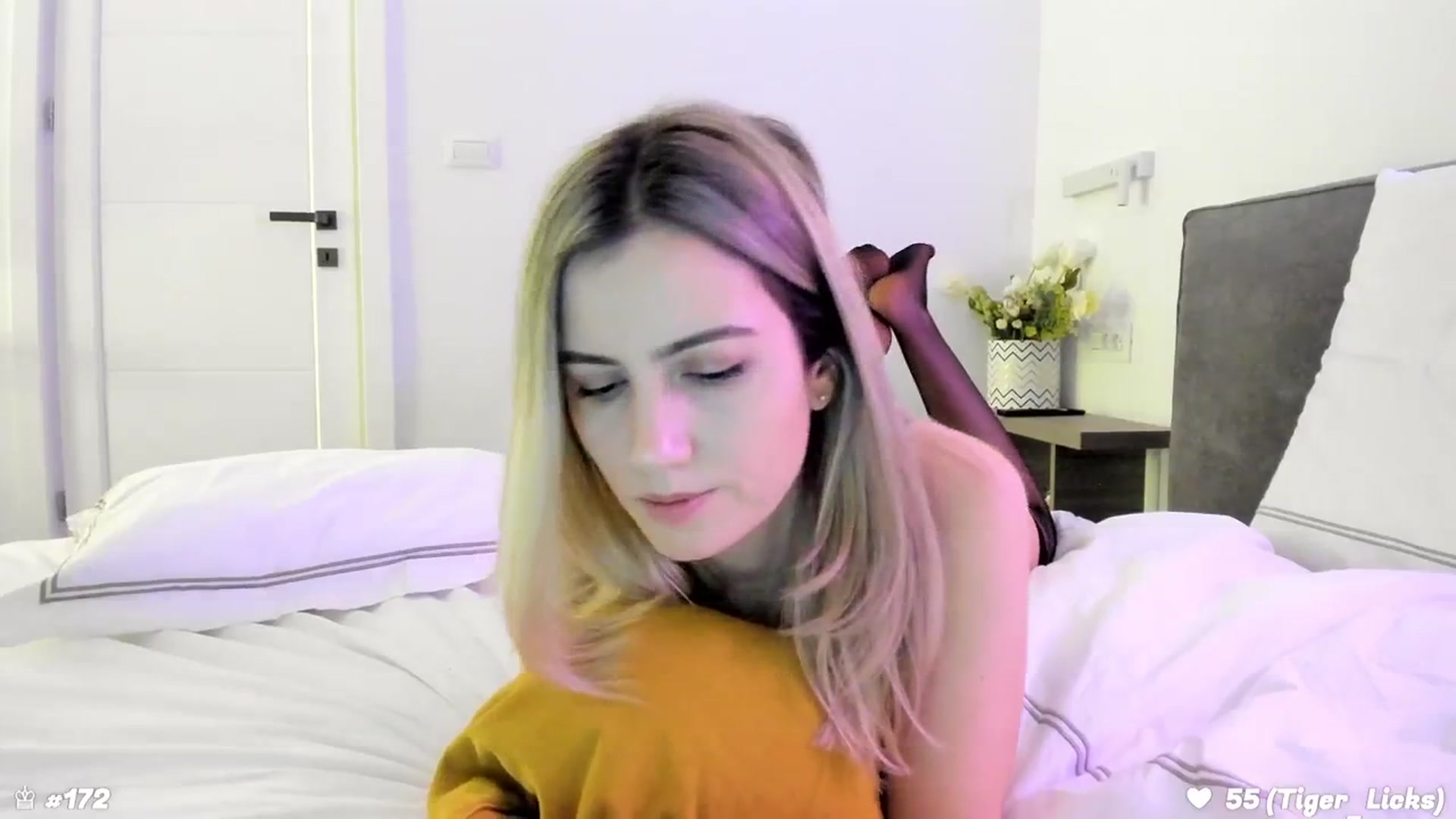 Gallery image thumbnail from happyendings_'s myfreecams stream on, 02/17/2024, 05:17 image 3 of 20