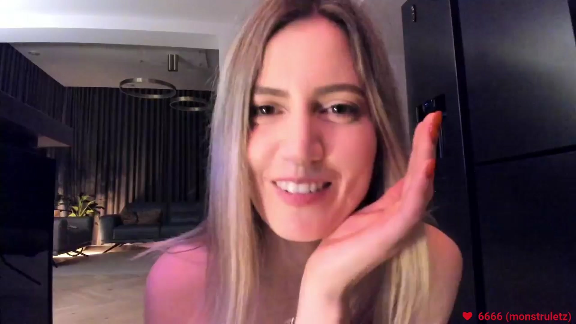 Gallery image thumbnail from happyendings_'s myfreecams stream on, 04/07/2024, 02:06 image 19 of 20