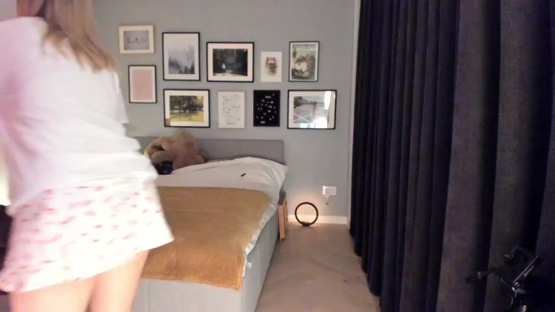 Gallery image thumbnail from happyendings_'s myfreecams stream on, 04/12/2024, 22:54 image 5 of 20