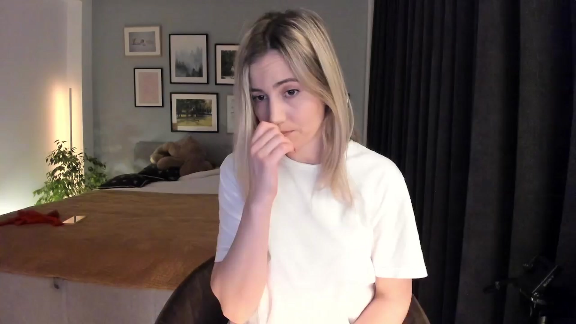 Gallery image thumbnail from happyendings_'s myfreecams stream on, 04/12/2024, 22:54 image 3 of 20