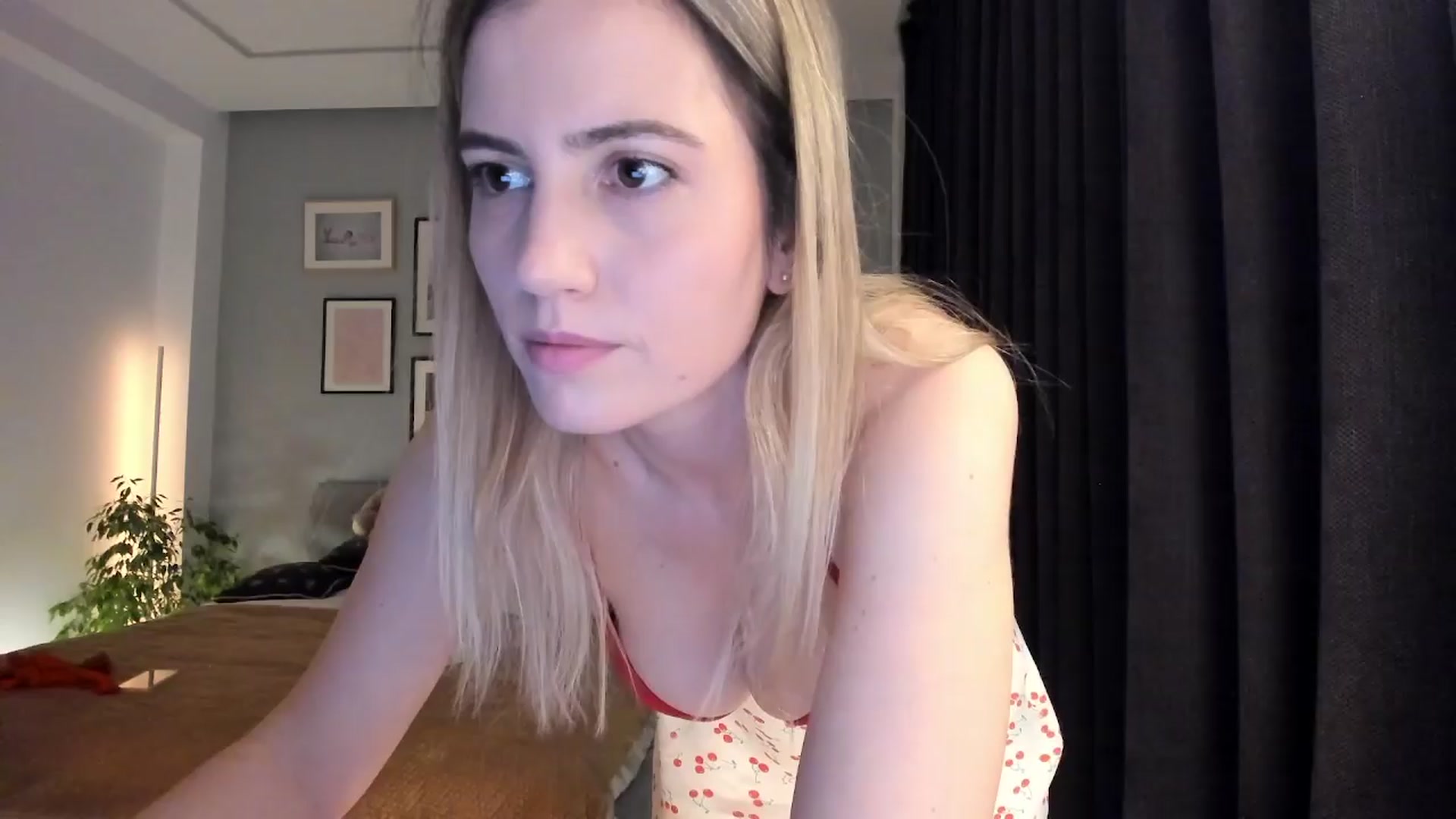 Gallery image thumbnail from happyendings_'s myfreecams stream on, 04/12/2024, 23:46 image 16 of 20
