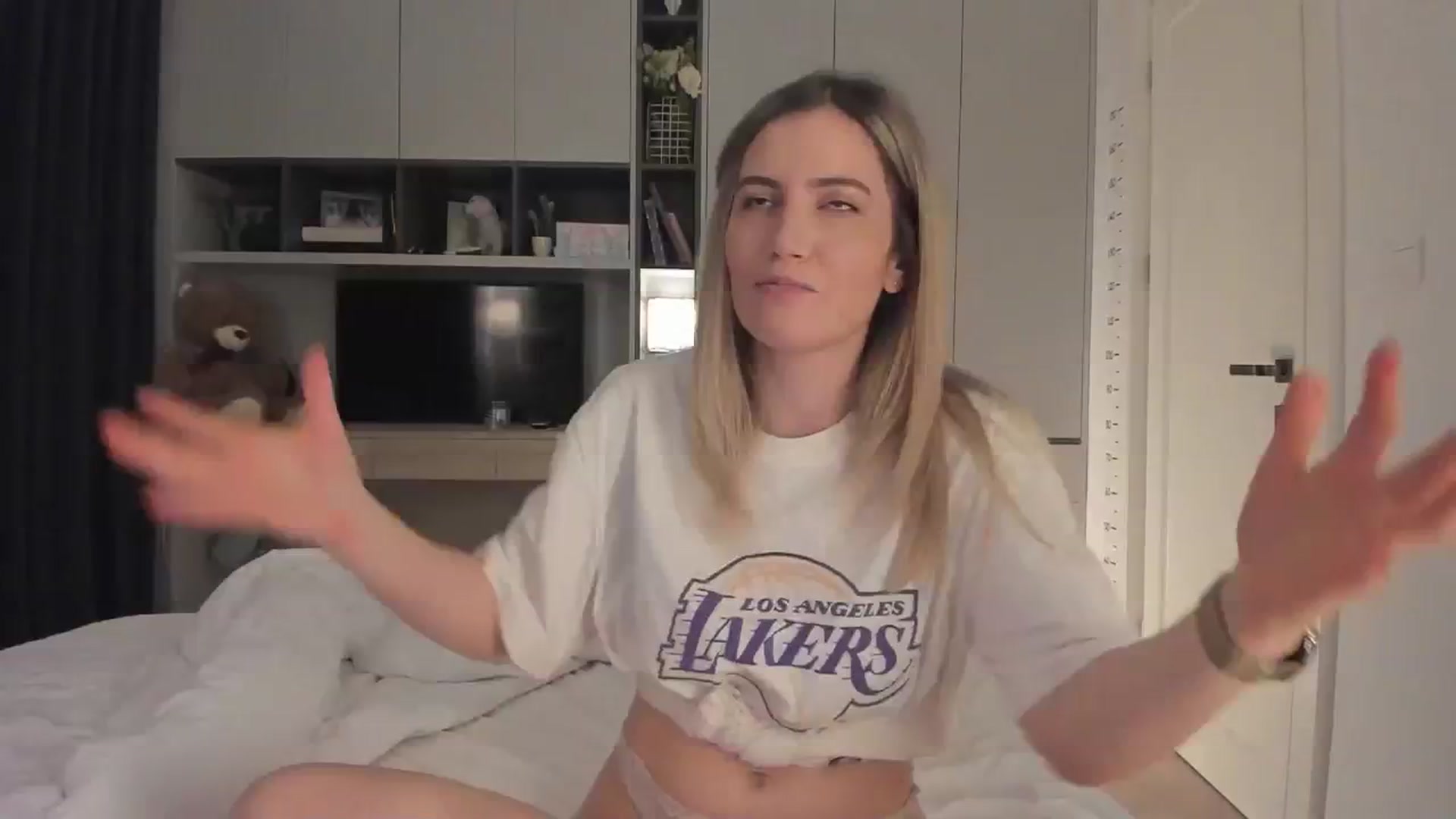 Gallery image thumbnail from happyendings_'s myfreecams stream on, 04/17/2024, 05:51 image 7 of 20