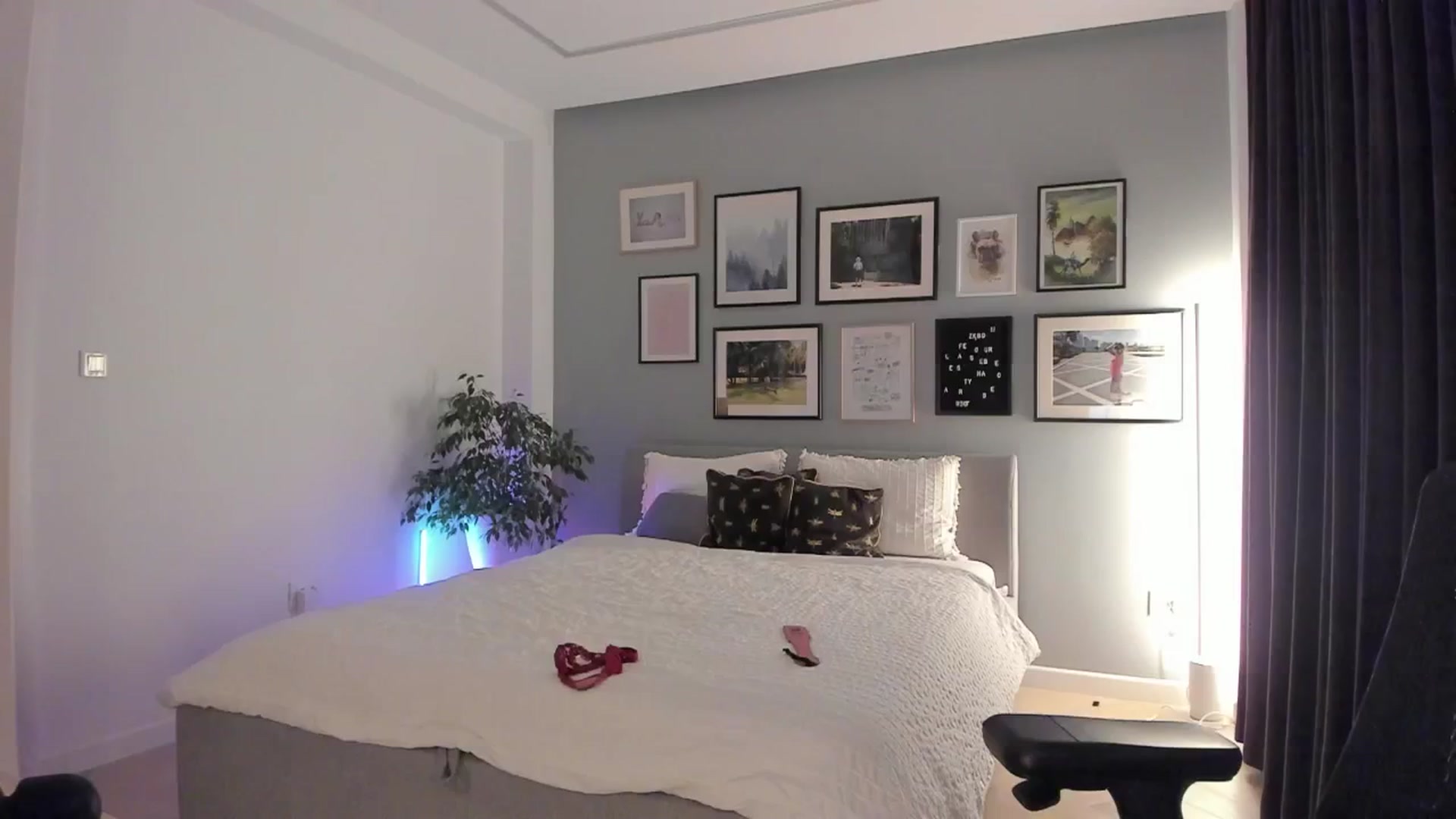 Gallery image thumbnail from happyendings_'s myfreecams stream on, 04/20/2024, 24:13 image 19 of 20