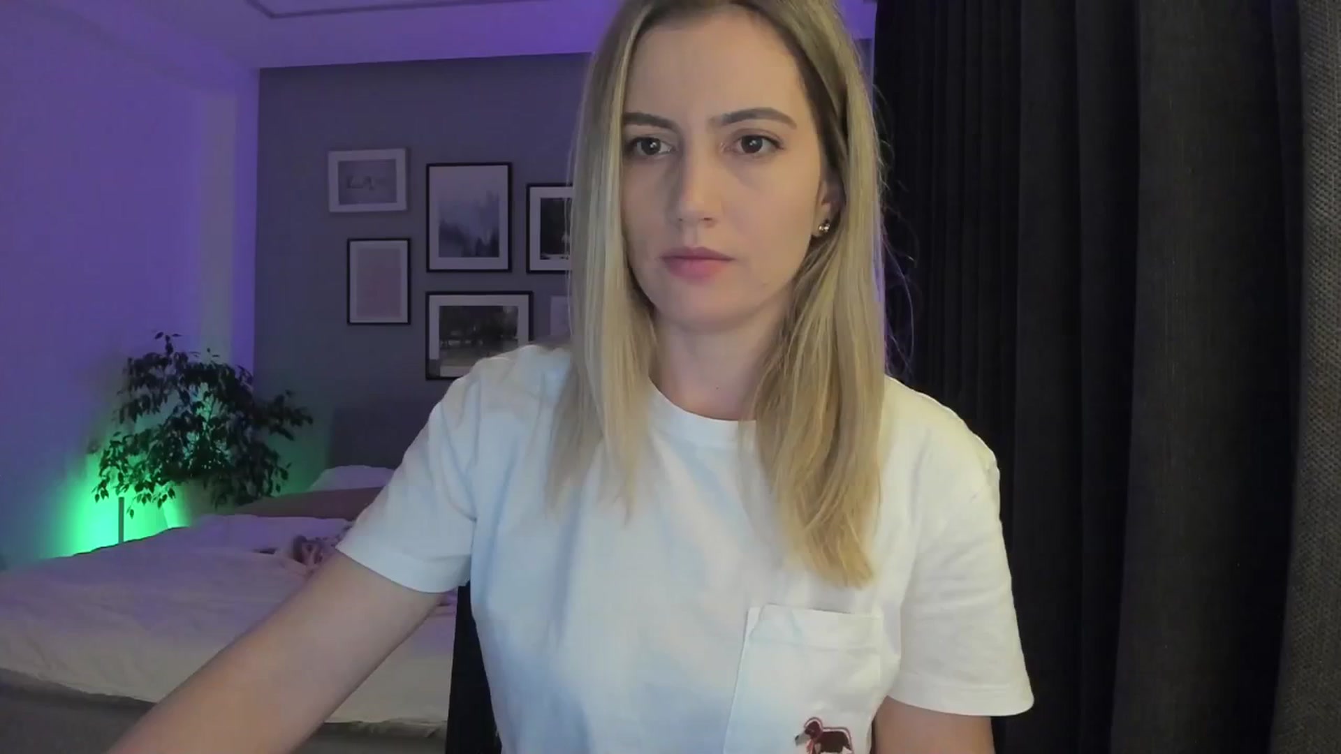 Gallery image thumbnail from happyendings_'s myfreecams stream on, 04/26/2024, 20:49 image 5 of 20