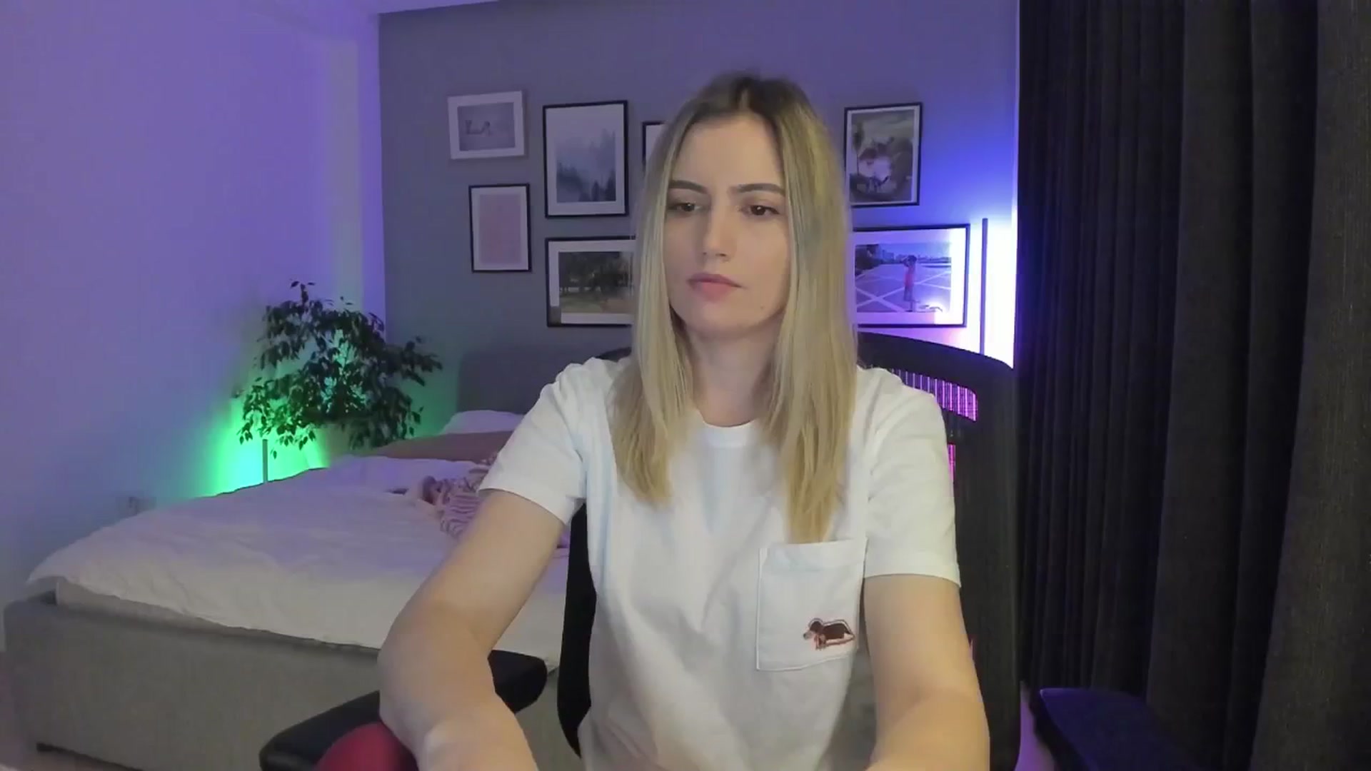 Gallery image thumbnail from happyendings_'s myfreecams stream on, 04/26/2024, 20:49 image 12 of 20