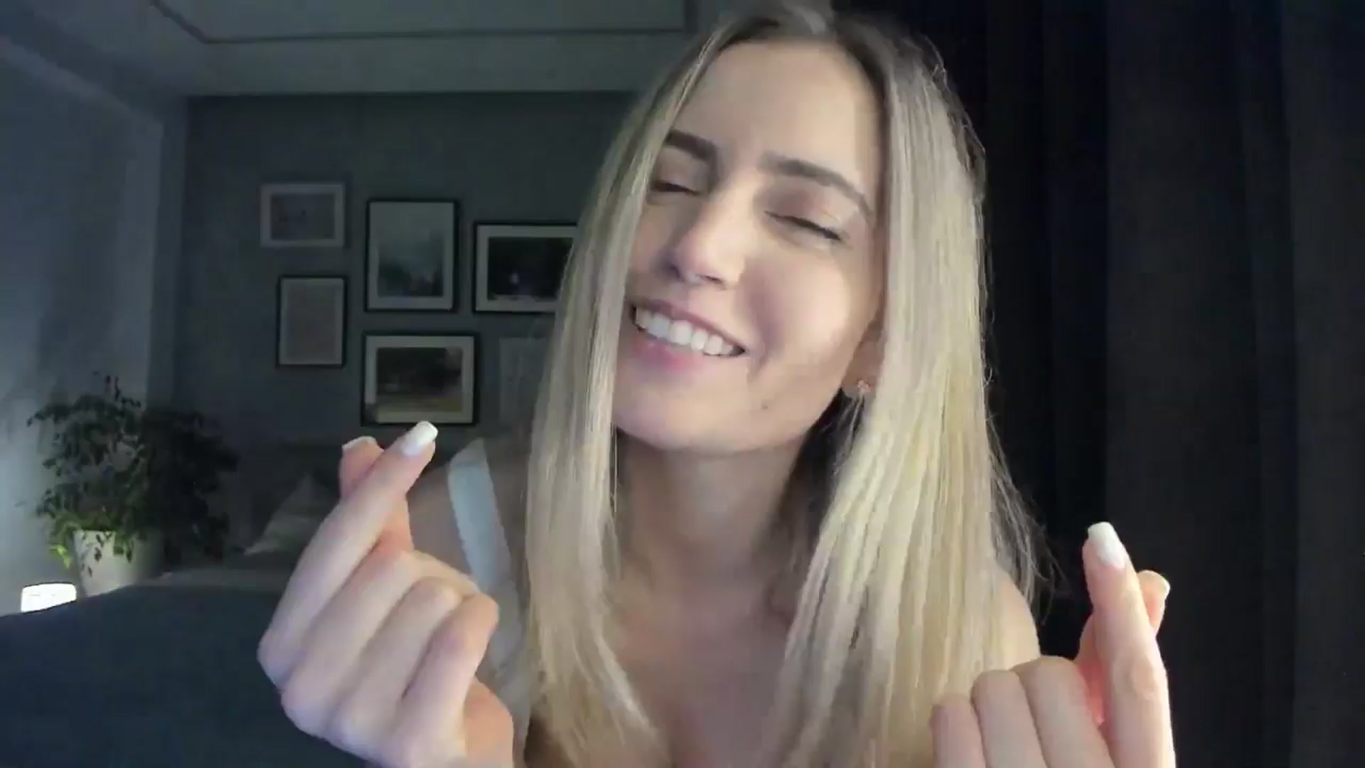 Gallery image thumbnail from happyendings_'s myfreecams stream on, 05/20/2024, 24:46 image 14 of 20