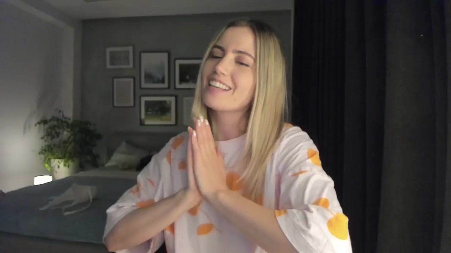 Gallery image thumbnail from happyendings_'s myfreecams stream on, 05/20/2024, 24:46 image 17 of 20