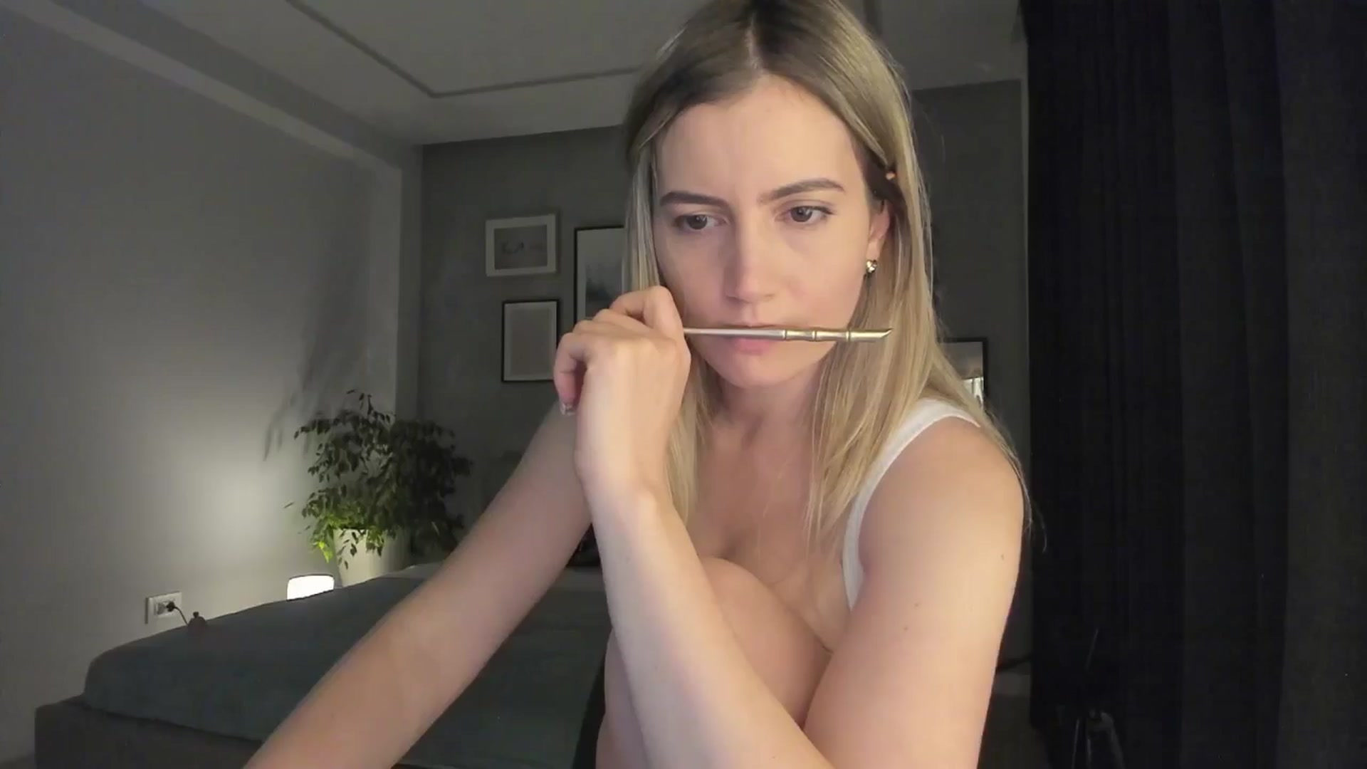 Gallery image thumbnail from happyendings_'s myfreecams stream on, 05/20/2024, 24:46 image 12 of 20
