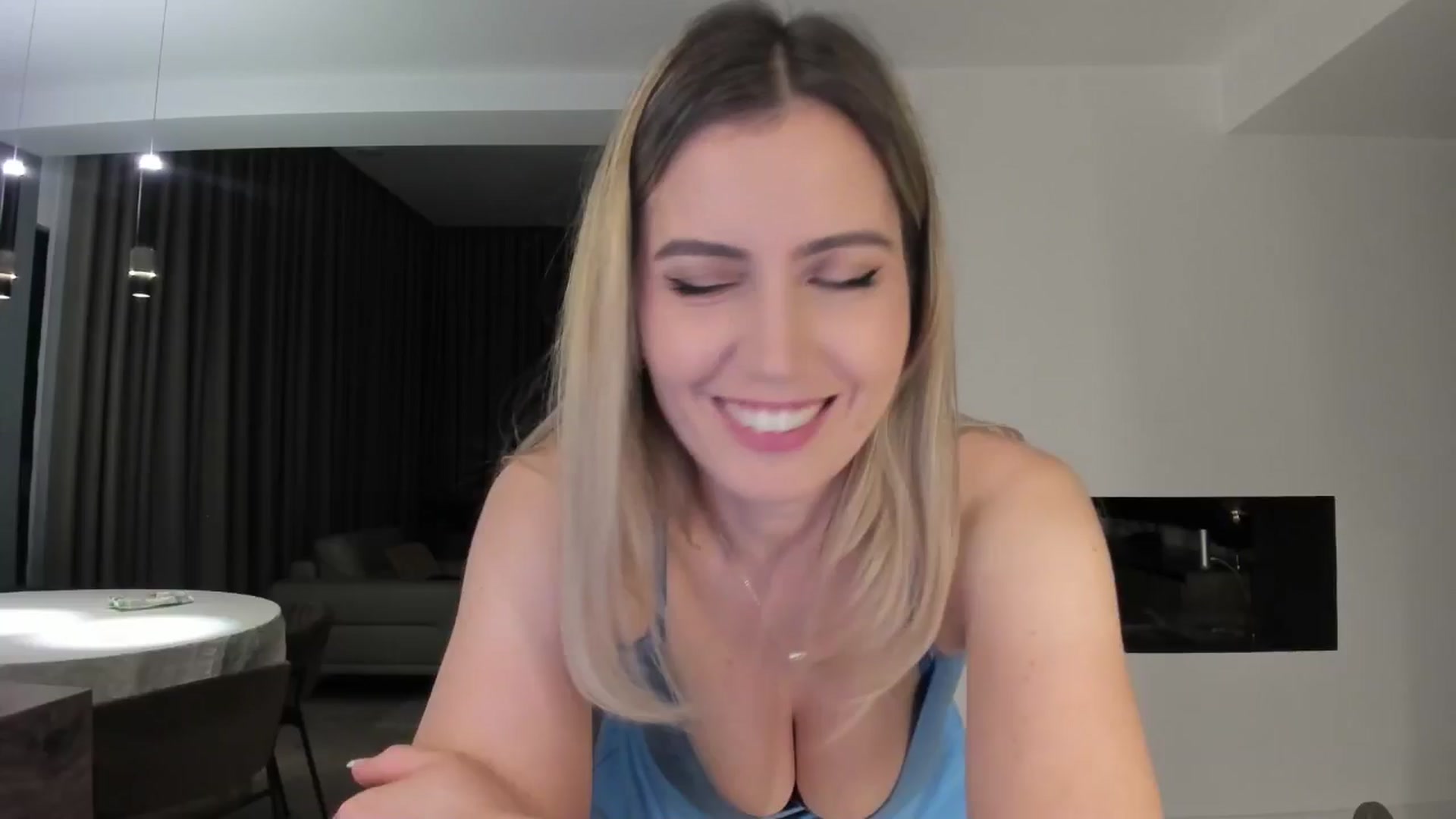 Gallery image thumbnail from happyendings_'s myfreecams stream on, 05/31/2024, 24:17 image 9 of 20
